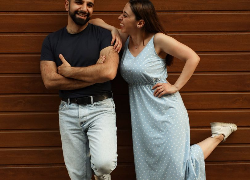 Online dating: starting a conversation on a niche platform