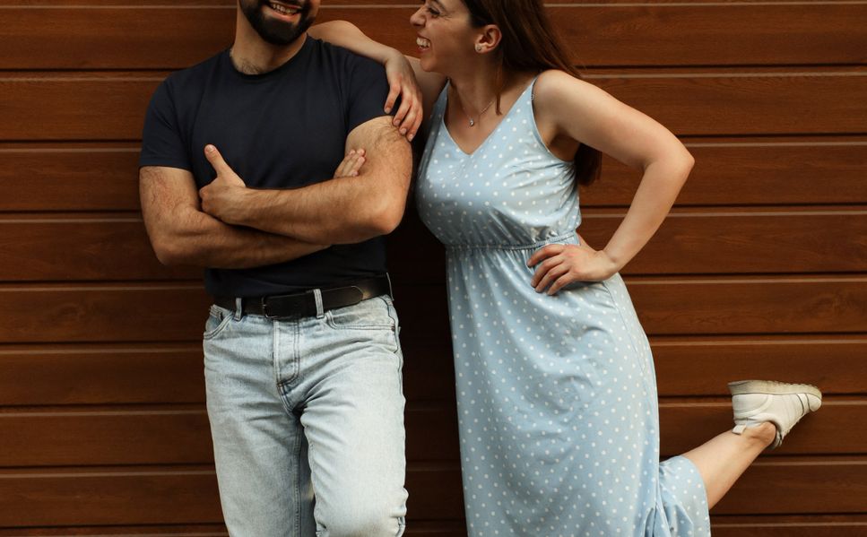 Online dating: starting a conversation on a niche platform