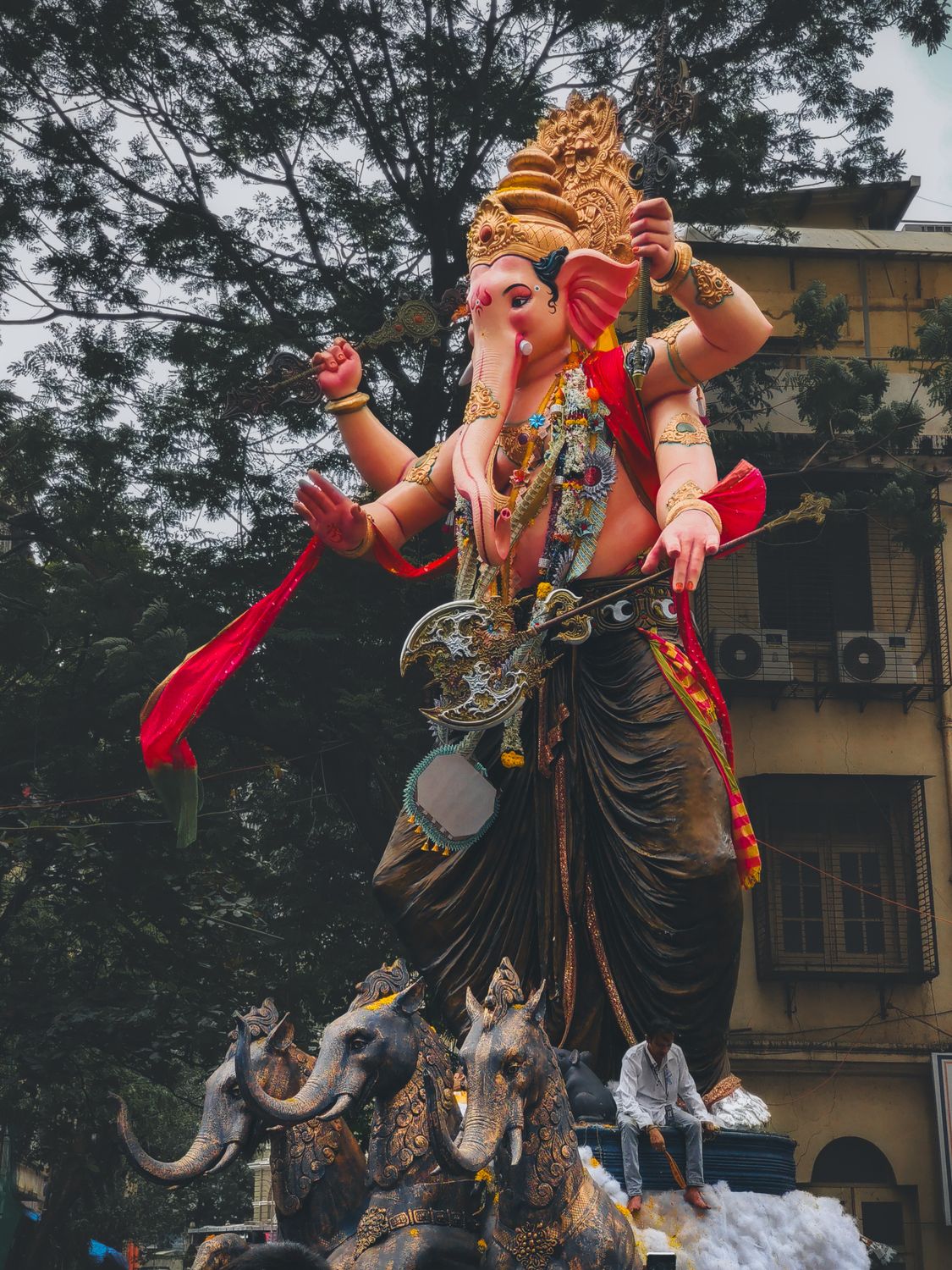 Vivid Ganesh Idol At Mumbai Ganesh Chaturthi Festival Free Stock Photo vivid-ganesh-idol-at-mumbai-ganesh-chaturthi-festival-free-stock-photo
