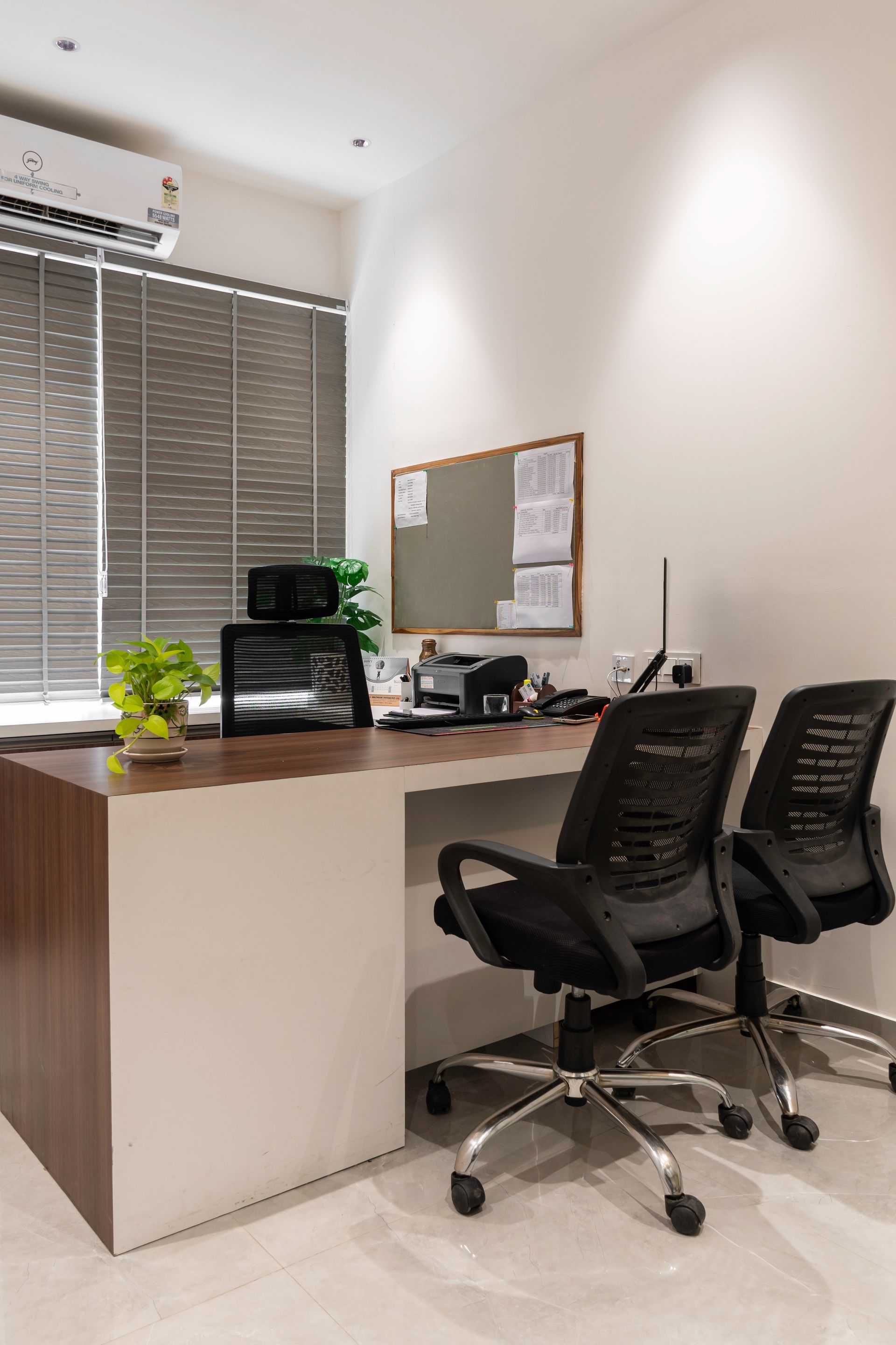 Study and workspace furniture