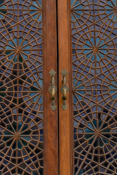 Sheki shebeke glass