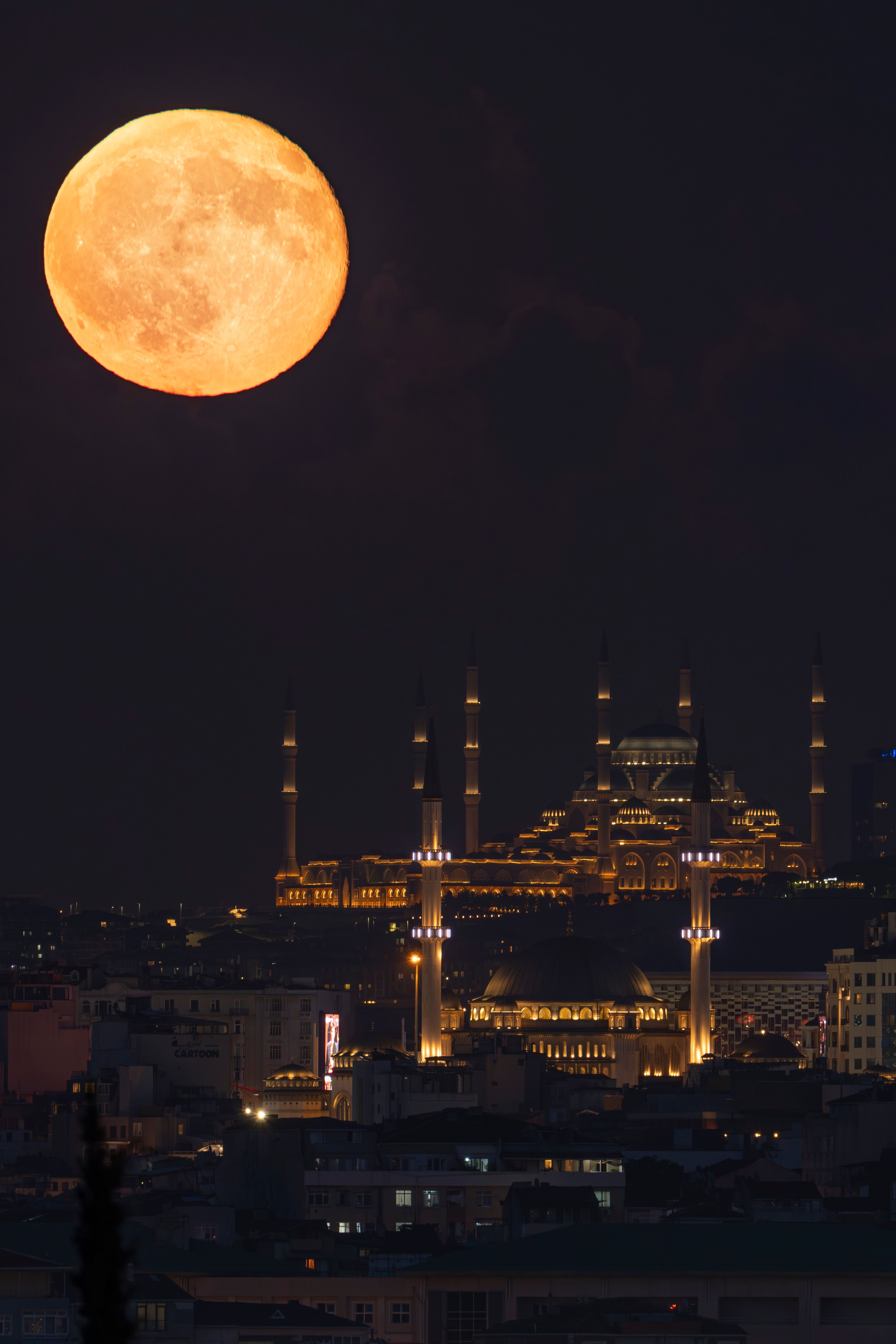 Camlica Mosque Under Night Sky with Full Moon · Free Stock Photo
