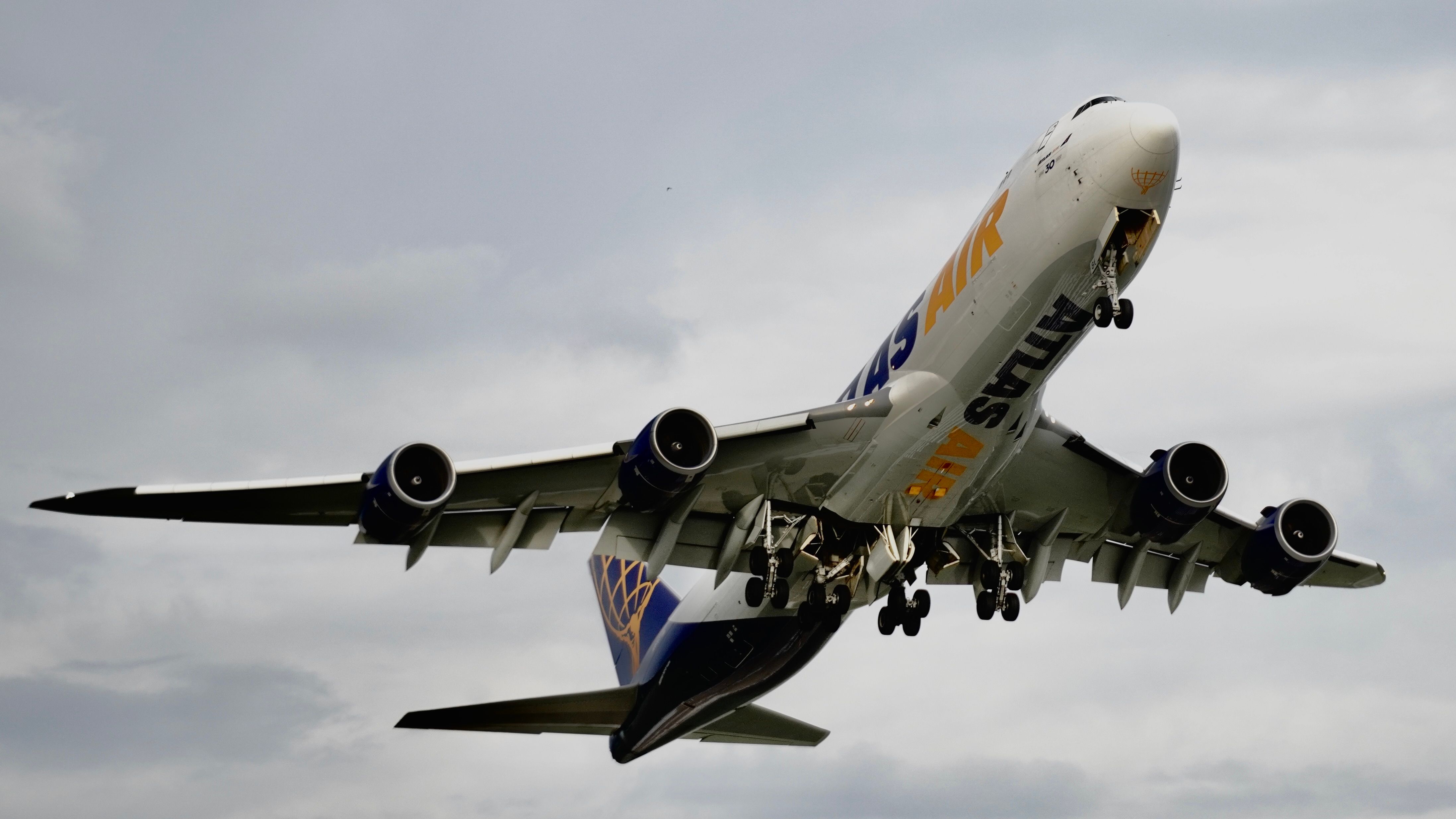 How Do Airline Miles Work? — Photo by Tuan Vy  Spotter on Pexels