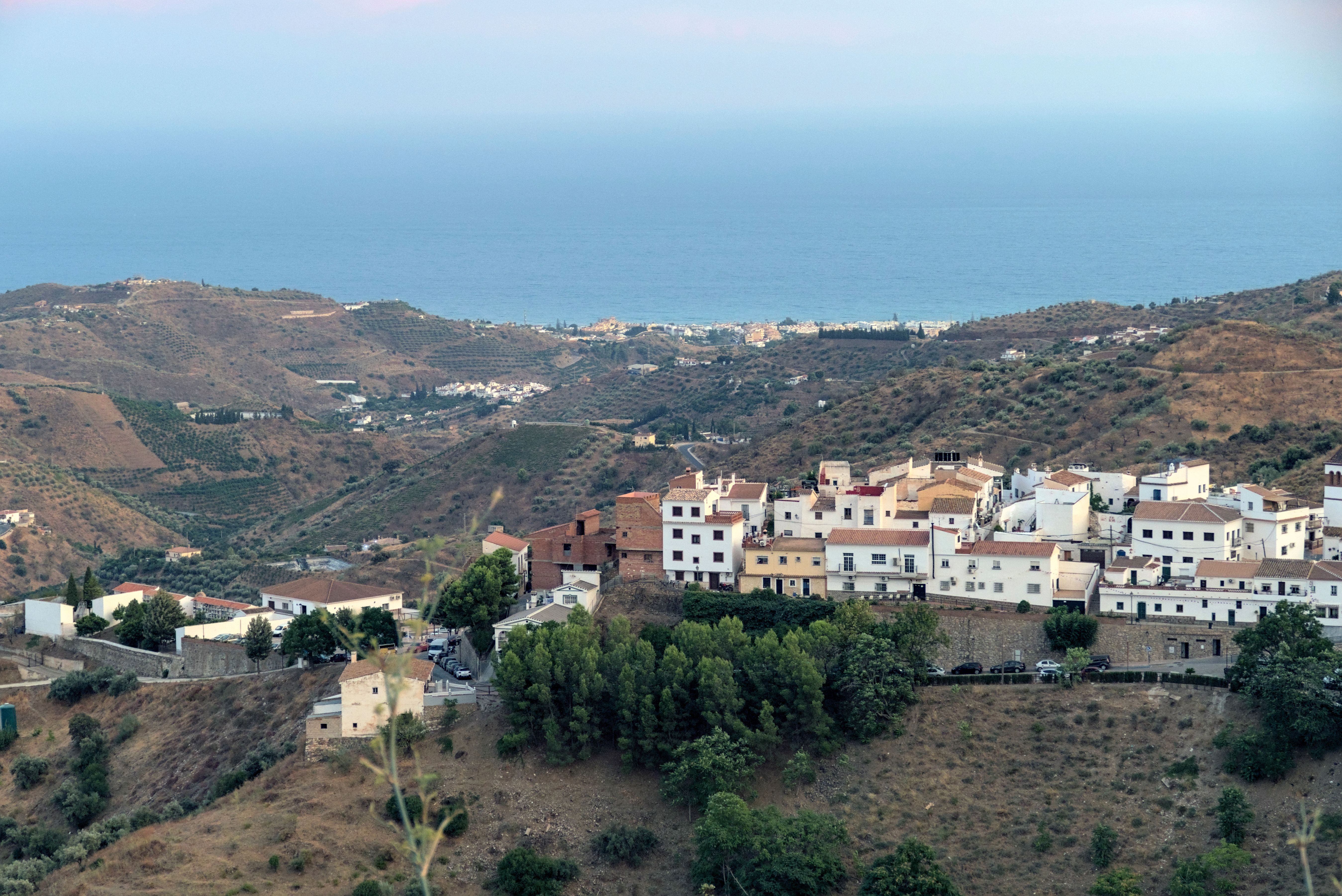 Benzú