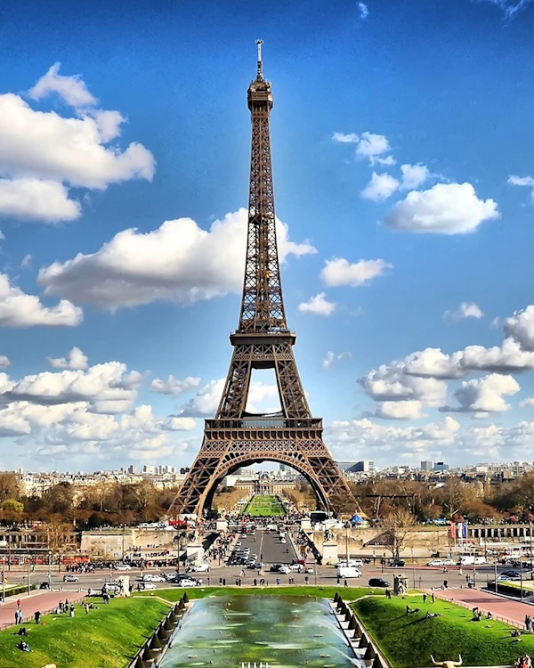 Eiffel Tower and Paris cityscape - Budget travel guide to Paris, France