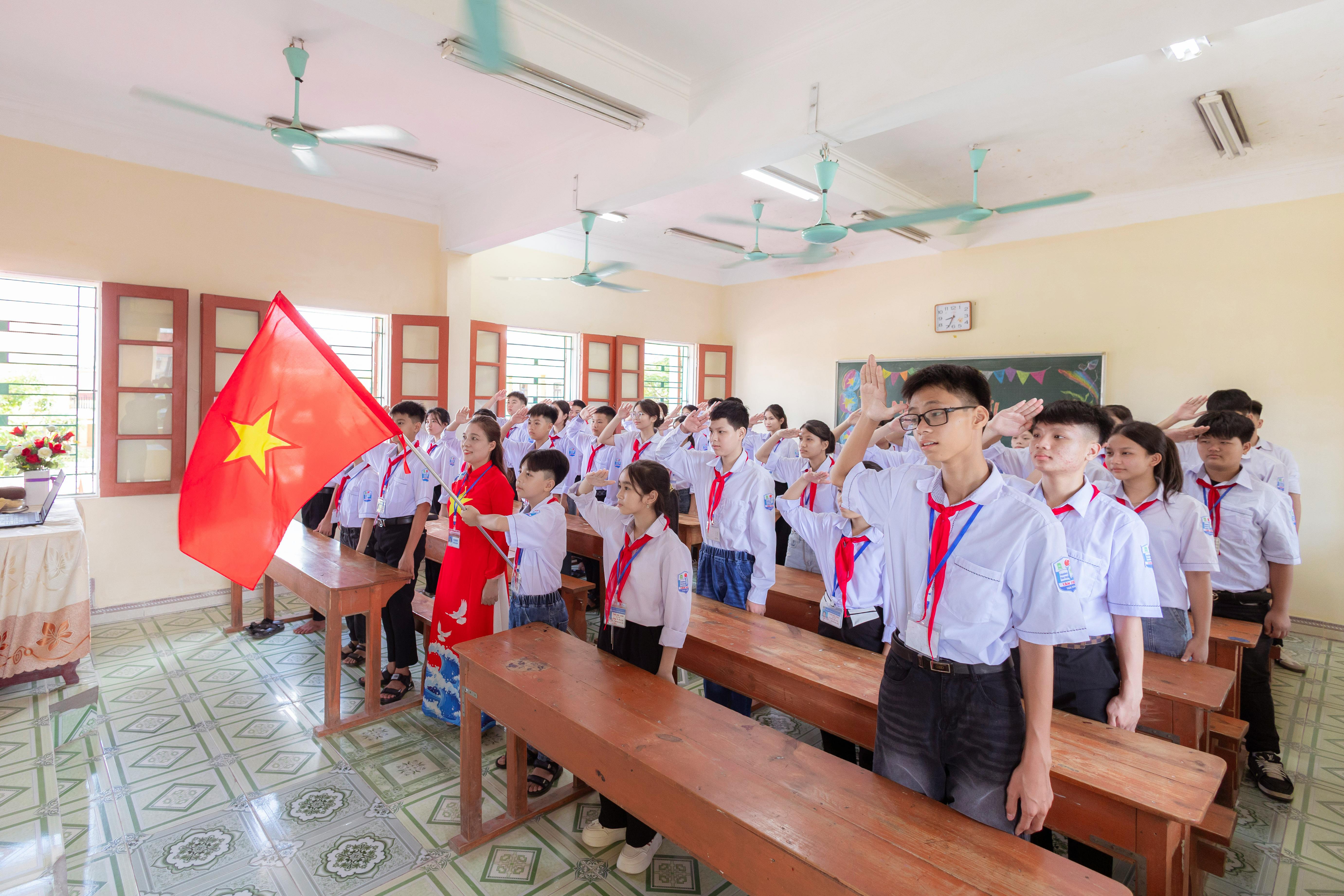 如何提高國防意識？粵港澳三地師生佛山護旗交流活動全紀錄