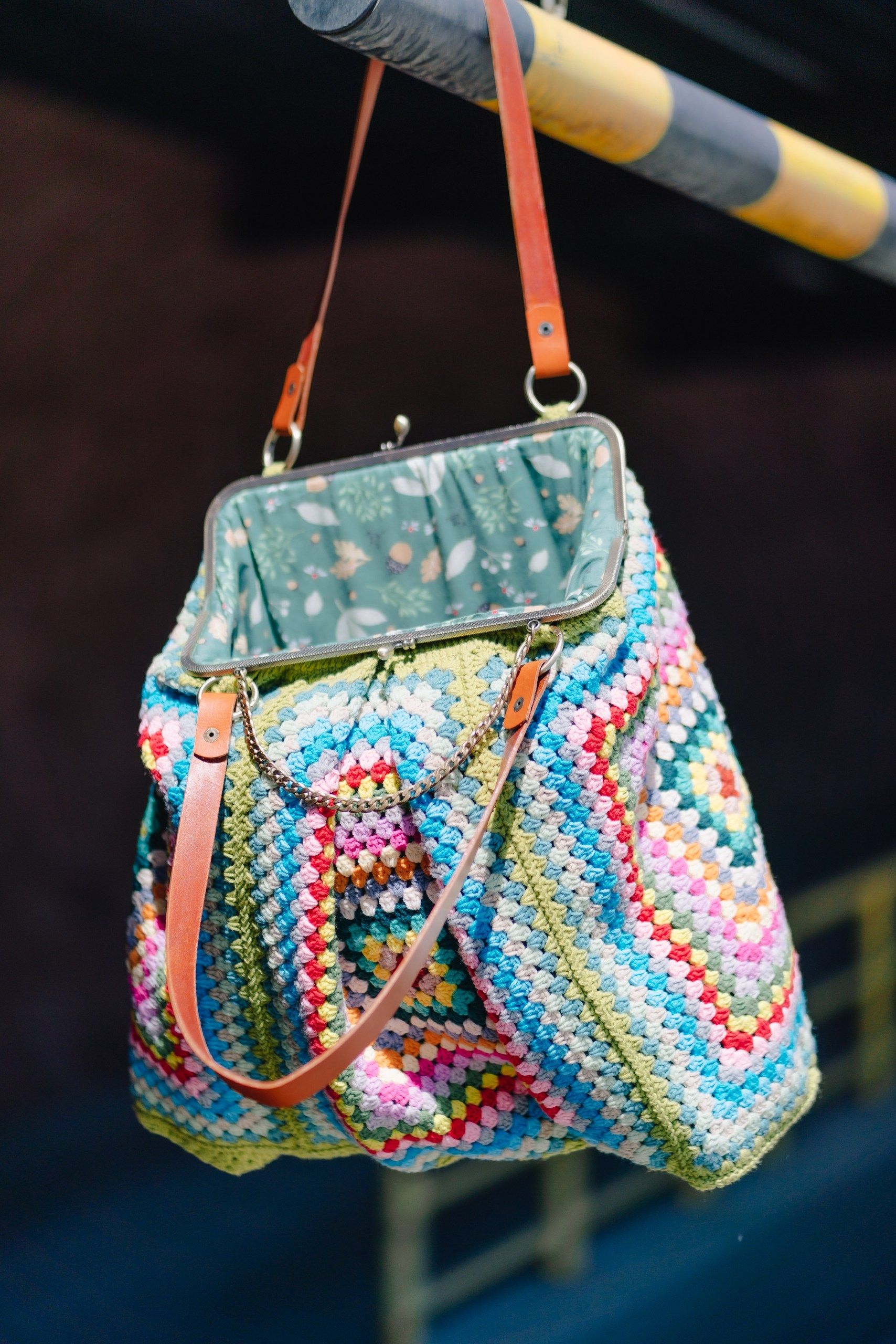 Bolso de malla y crochet hecho a mano