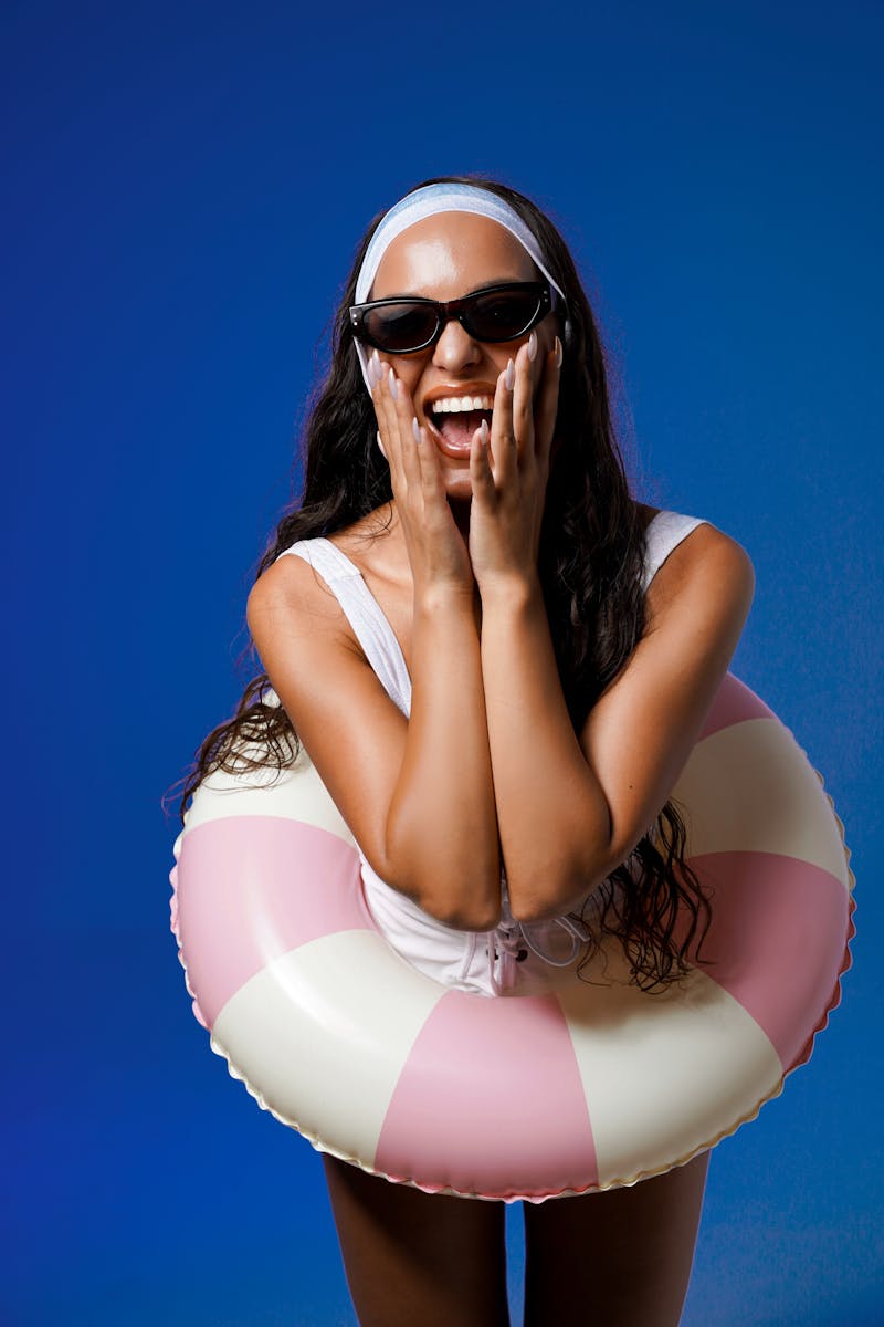 Women+Peeing+Outside Photos, Download The BEST Free Women+Peeing+Outside Stock Photos & HD Images