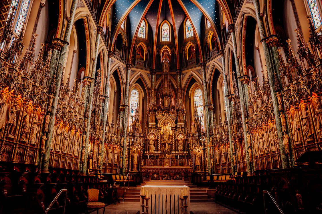Ornate Cathedral Interior with Gothic Architecture · Free Stock Photo