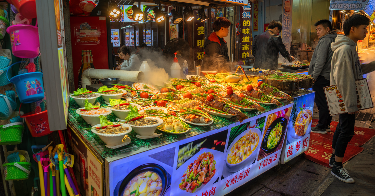 How to Order Food in China: Restaurants, Apps, Street Food and Trains