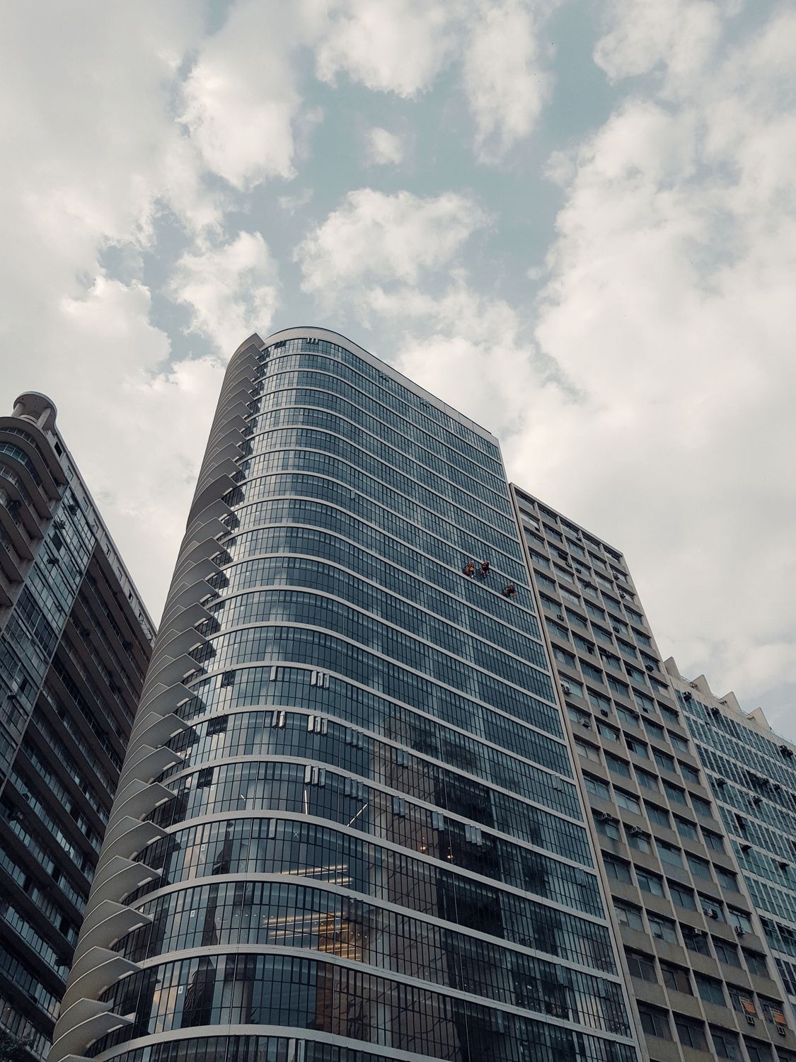 High Rise Balck Gold Building Black High-rise Building · Free Stock Photo