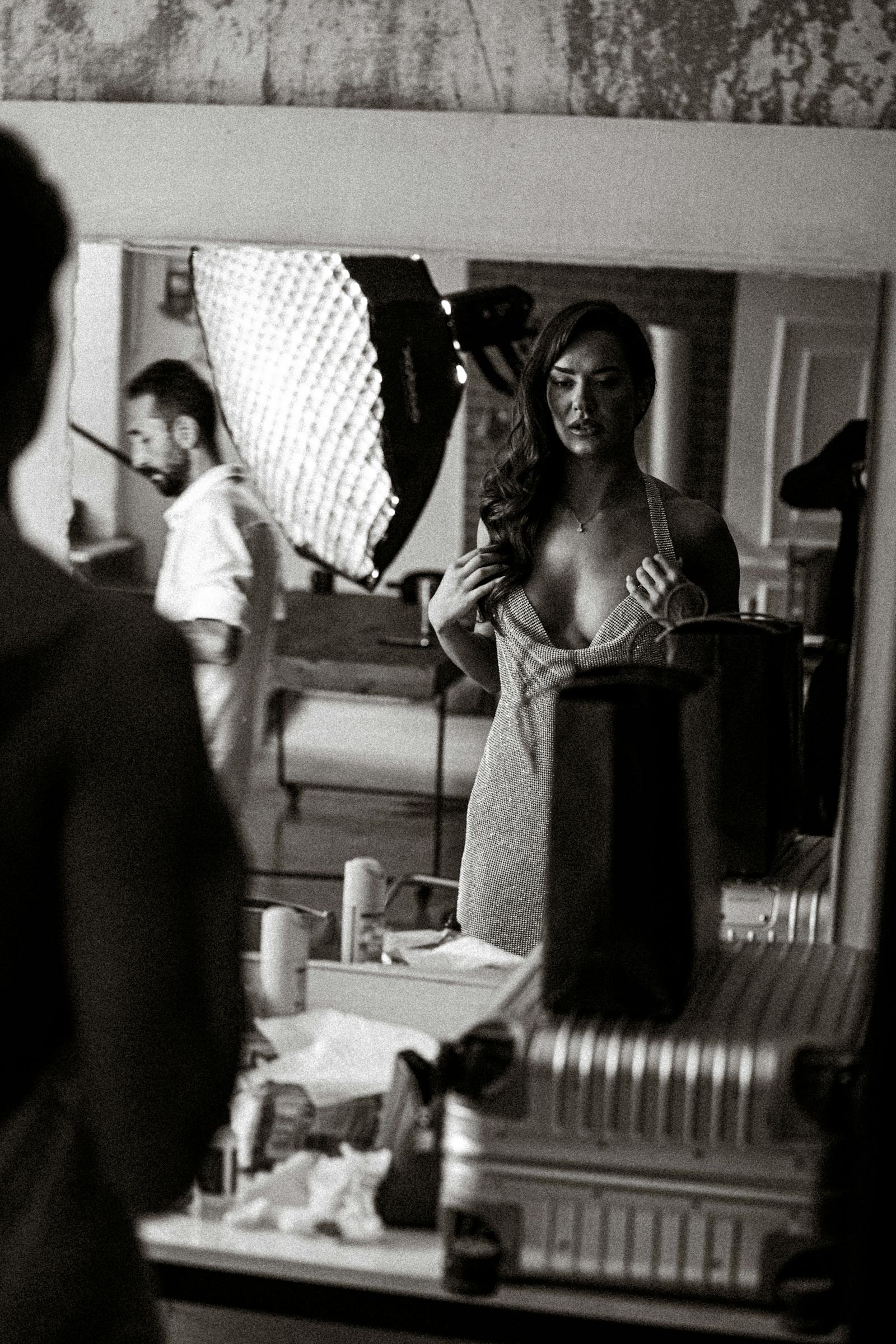 Naked Woman In Mirror Photos, Download The BEST Free Naked Woman In