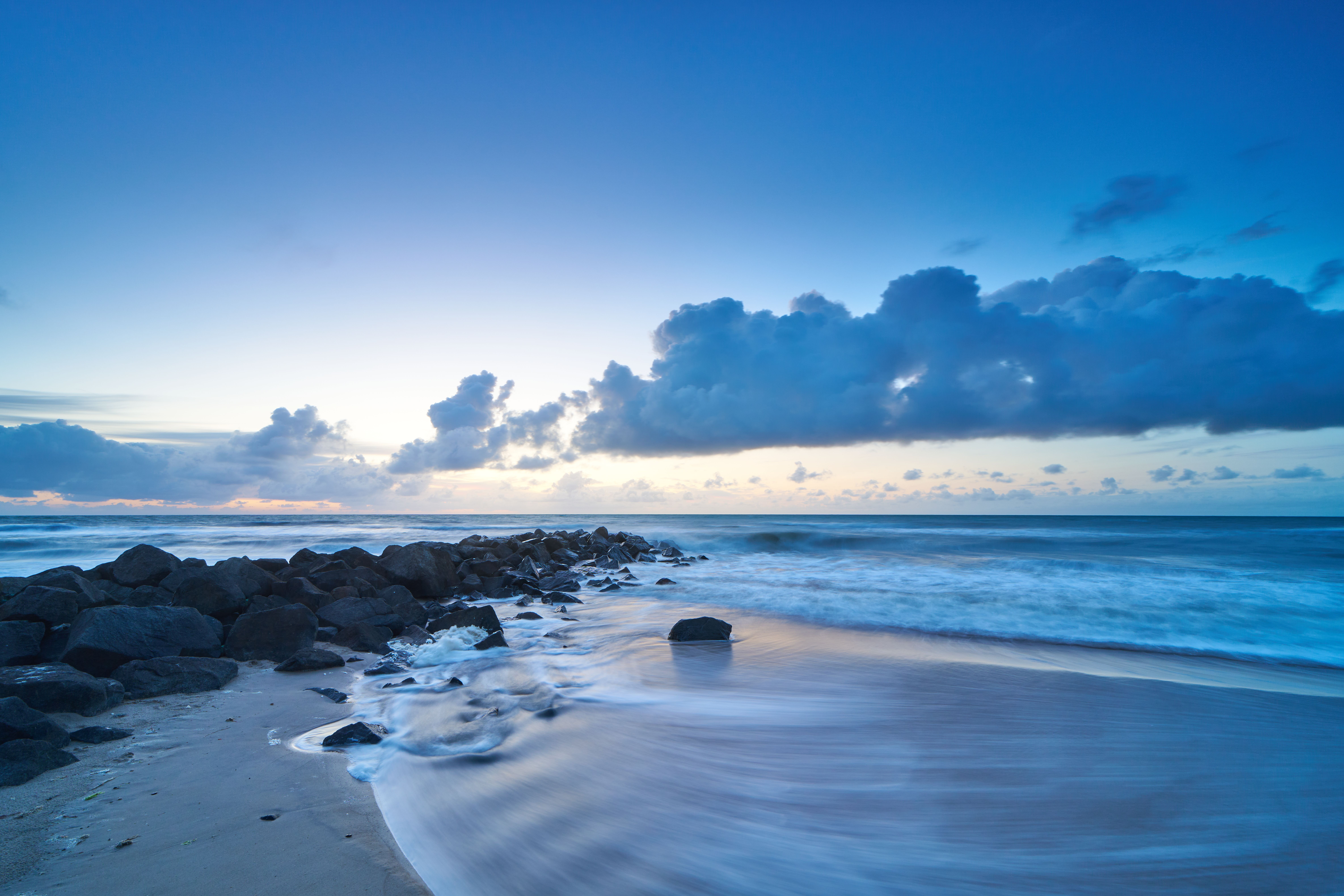 Scenic Lønstrup Coastline at Sunset · Free Stock Photo