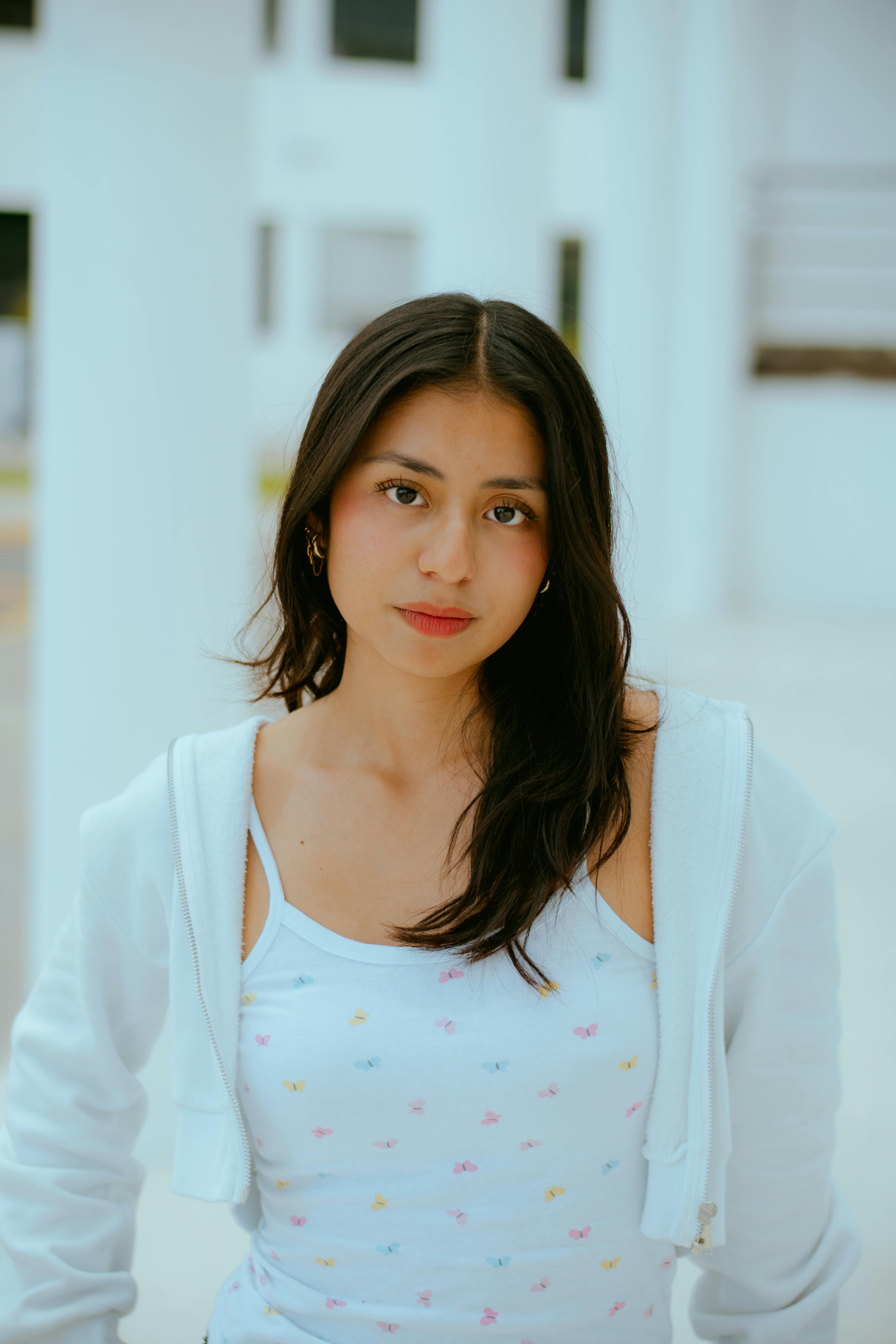 A natural, serene portrait of a young woman in Heroica Puebla de Zaragoza.