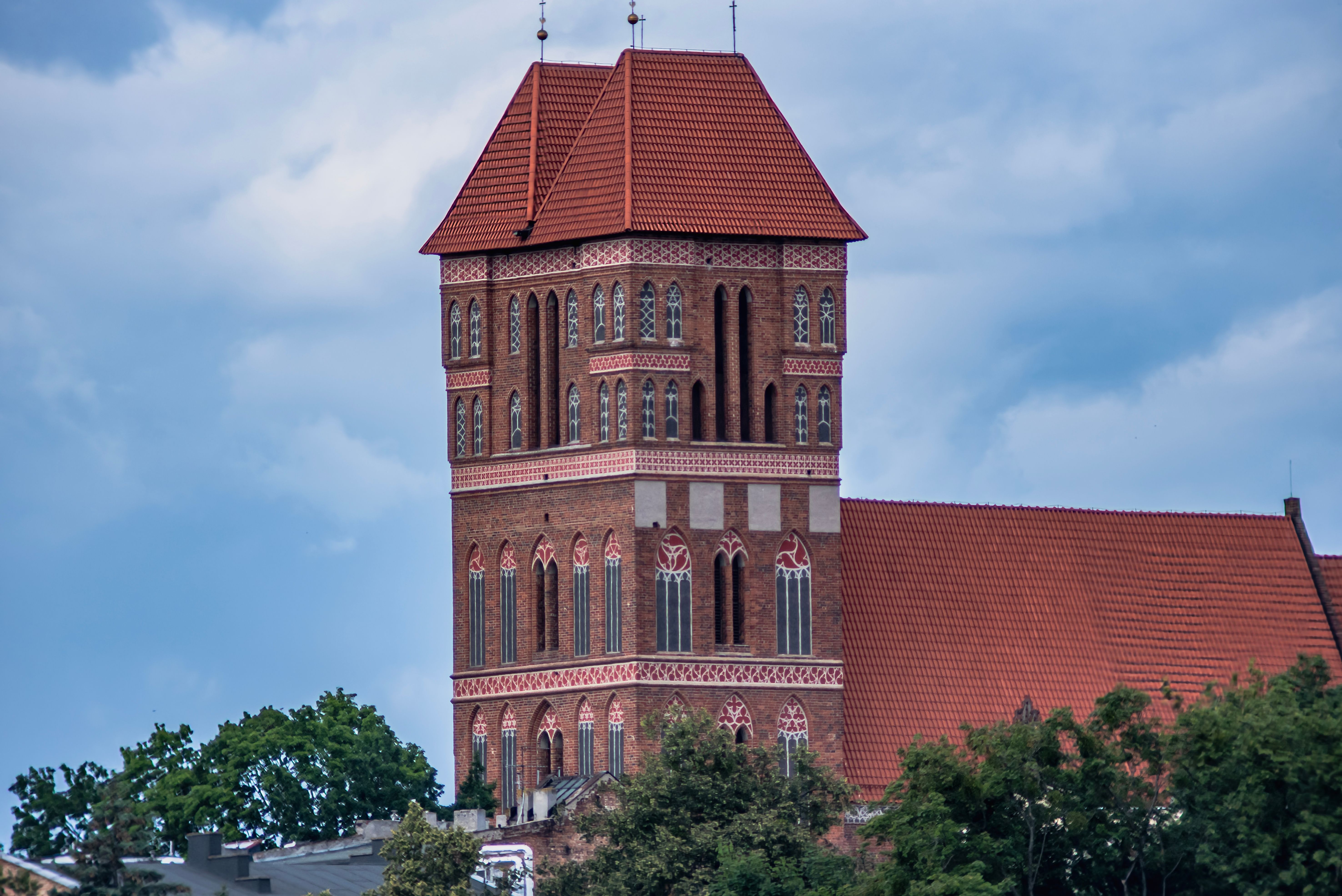 Stare Miasto i wieża katedry świętego Mikołaja