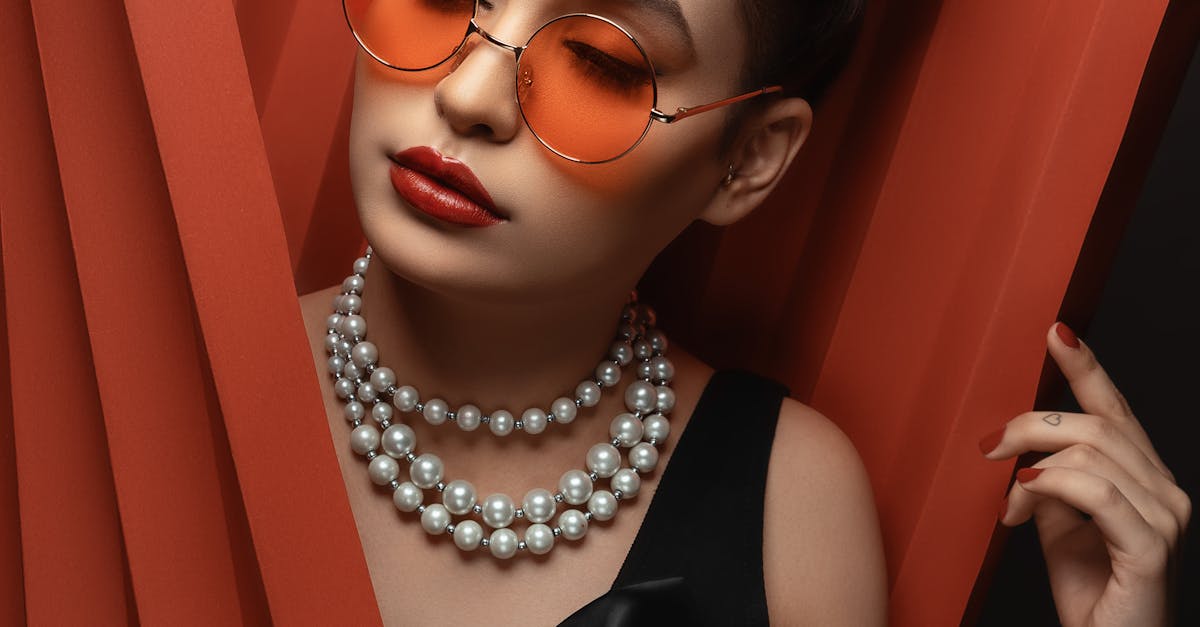 How to tell if pearls are real or fake