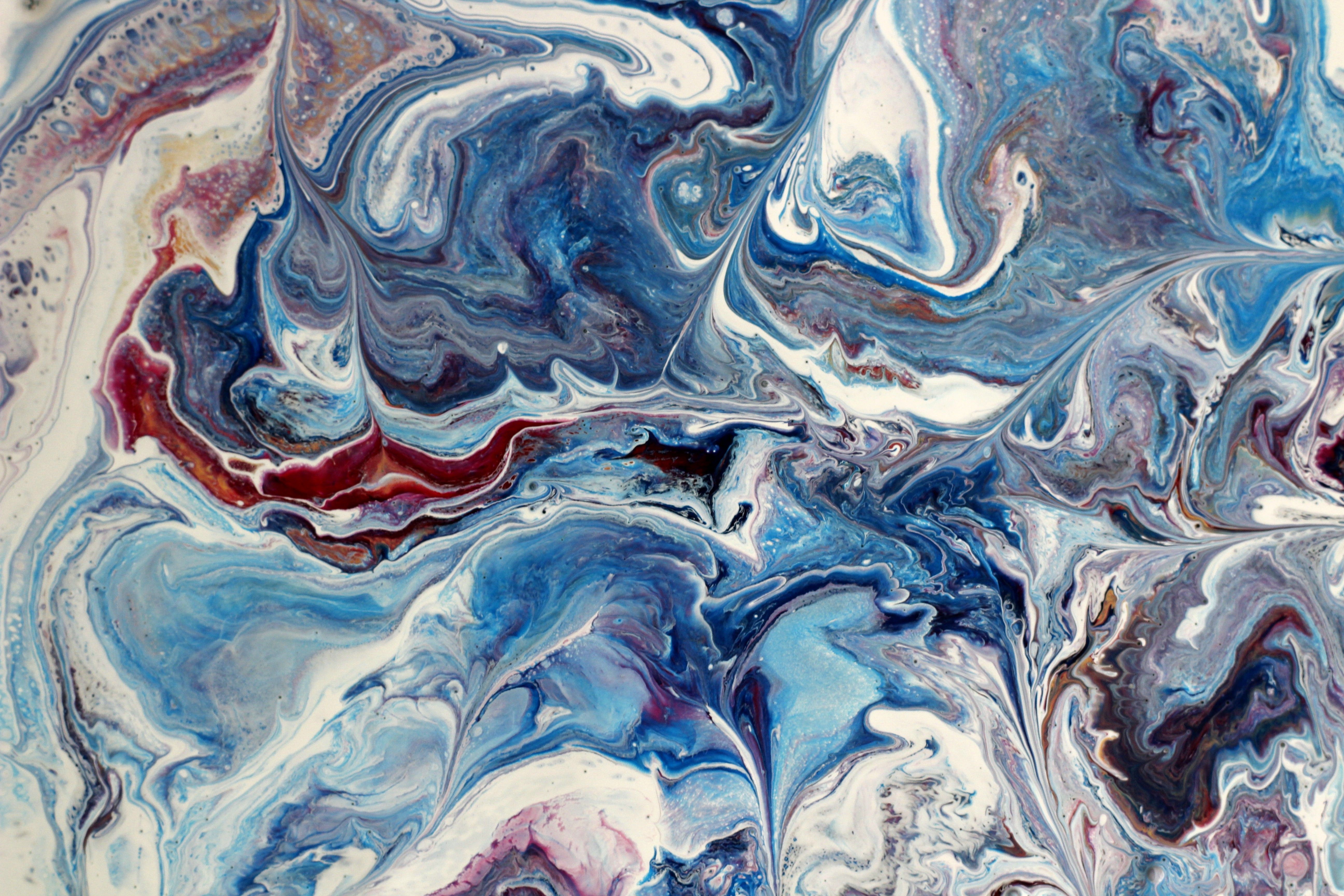 Abstract Fluid Art with Blue and Red Swirls · Free Stock Photo