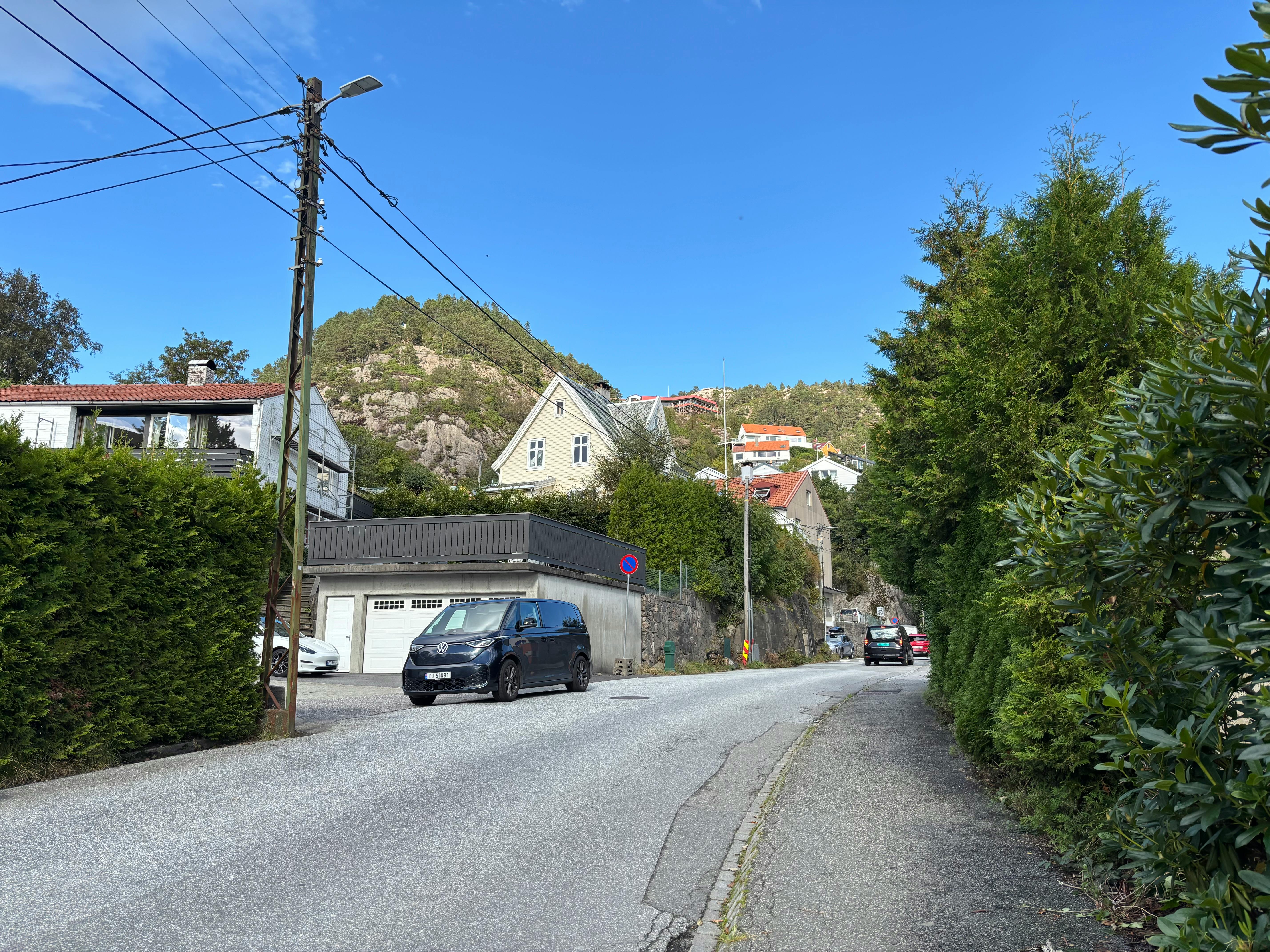 Hufvudstaden Q1 rent income from property management SEK 634 mln — Photo by ASHOK KAPALI on Pexels