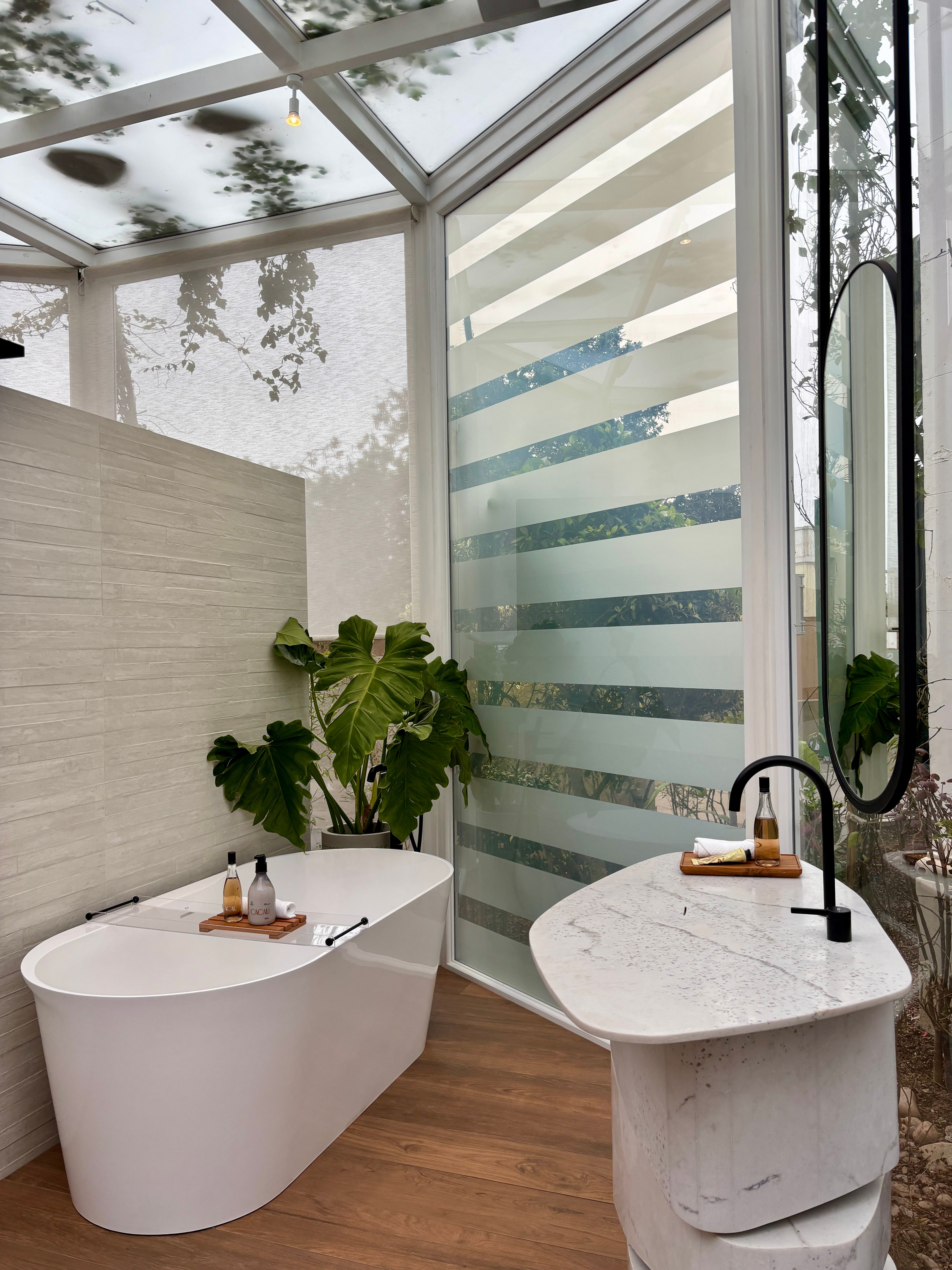Luxury hydrotherapy installation