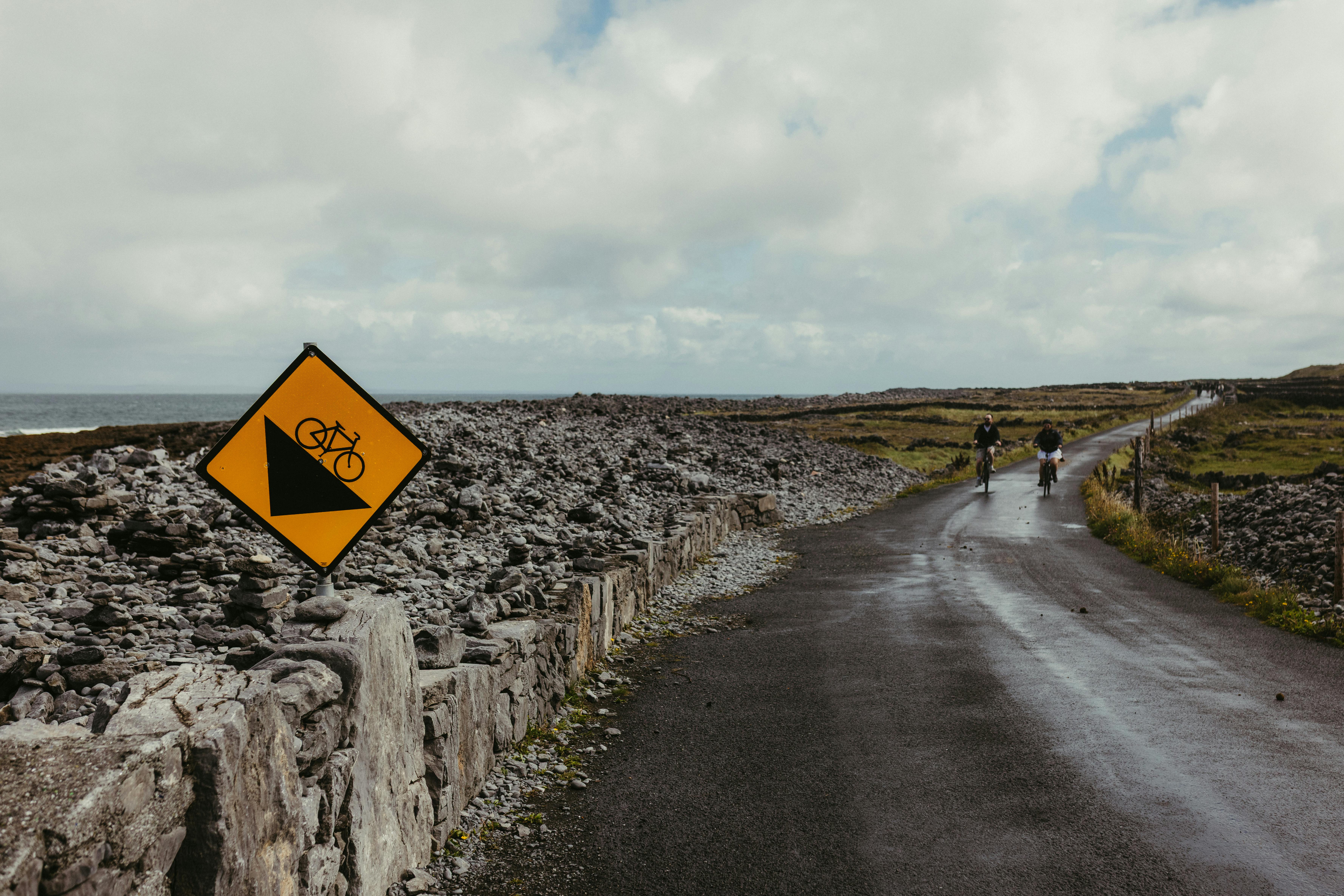 Top tips to visit Ireland on a budget — Photo by Jonathan Borba on Pexels