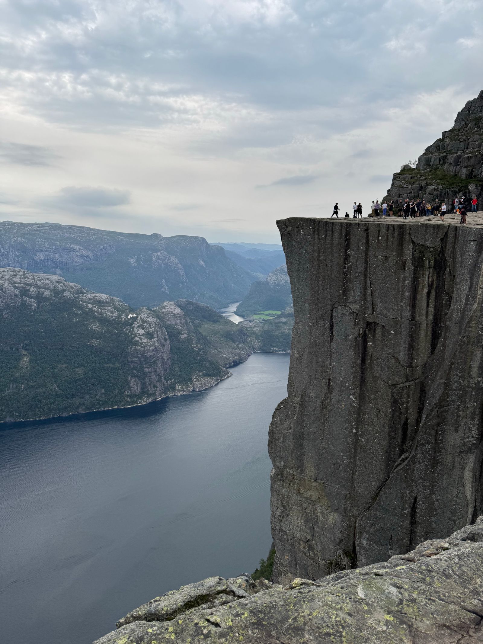 Le rocher au-dessus du Lysefjord