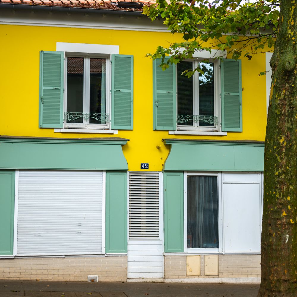 Exterior Painting in South Hackney — walls rolled to an even, flat finish