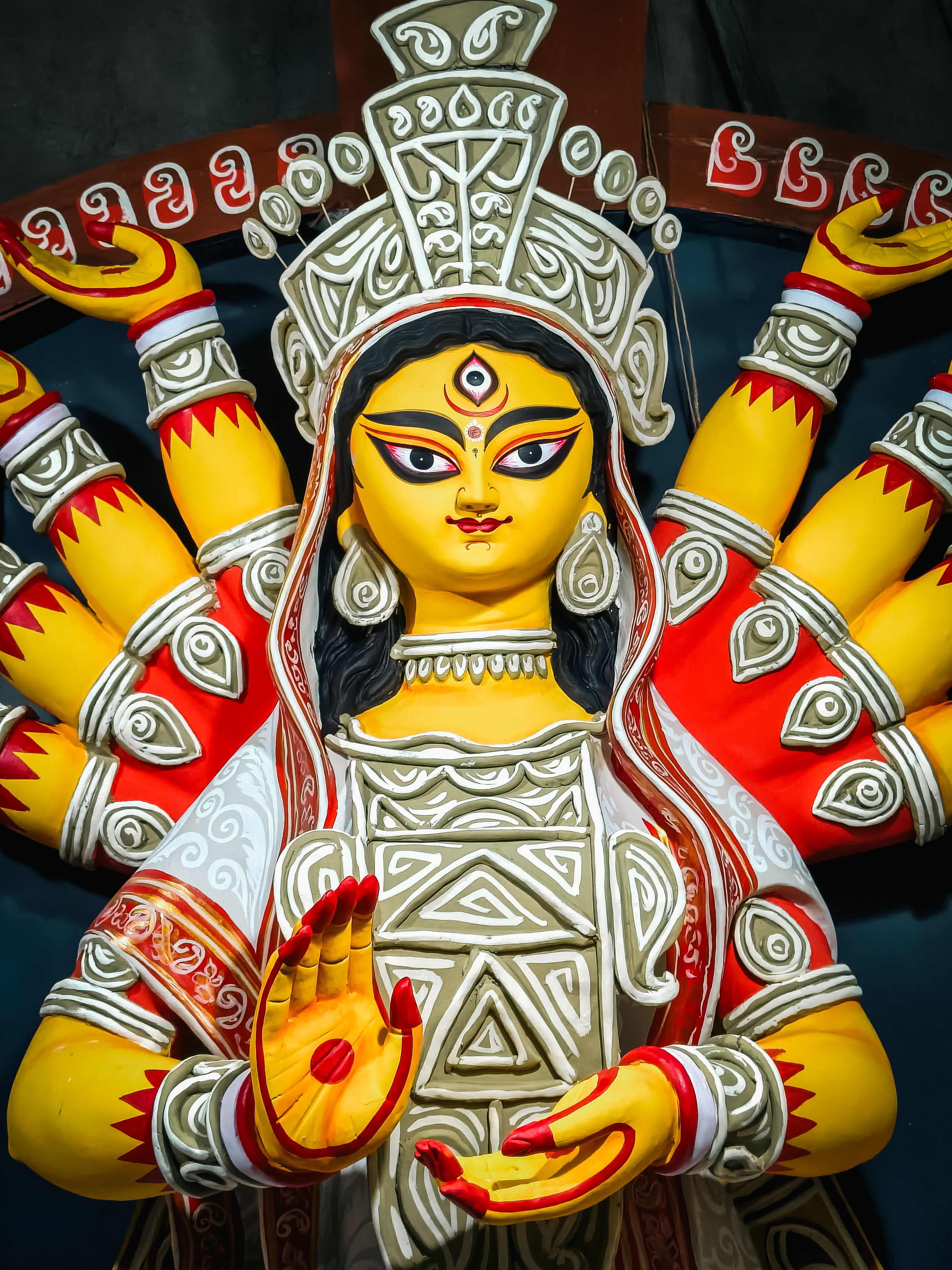Vibrant Durga Idol for Durga Puja Festival · Free Stock Photo