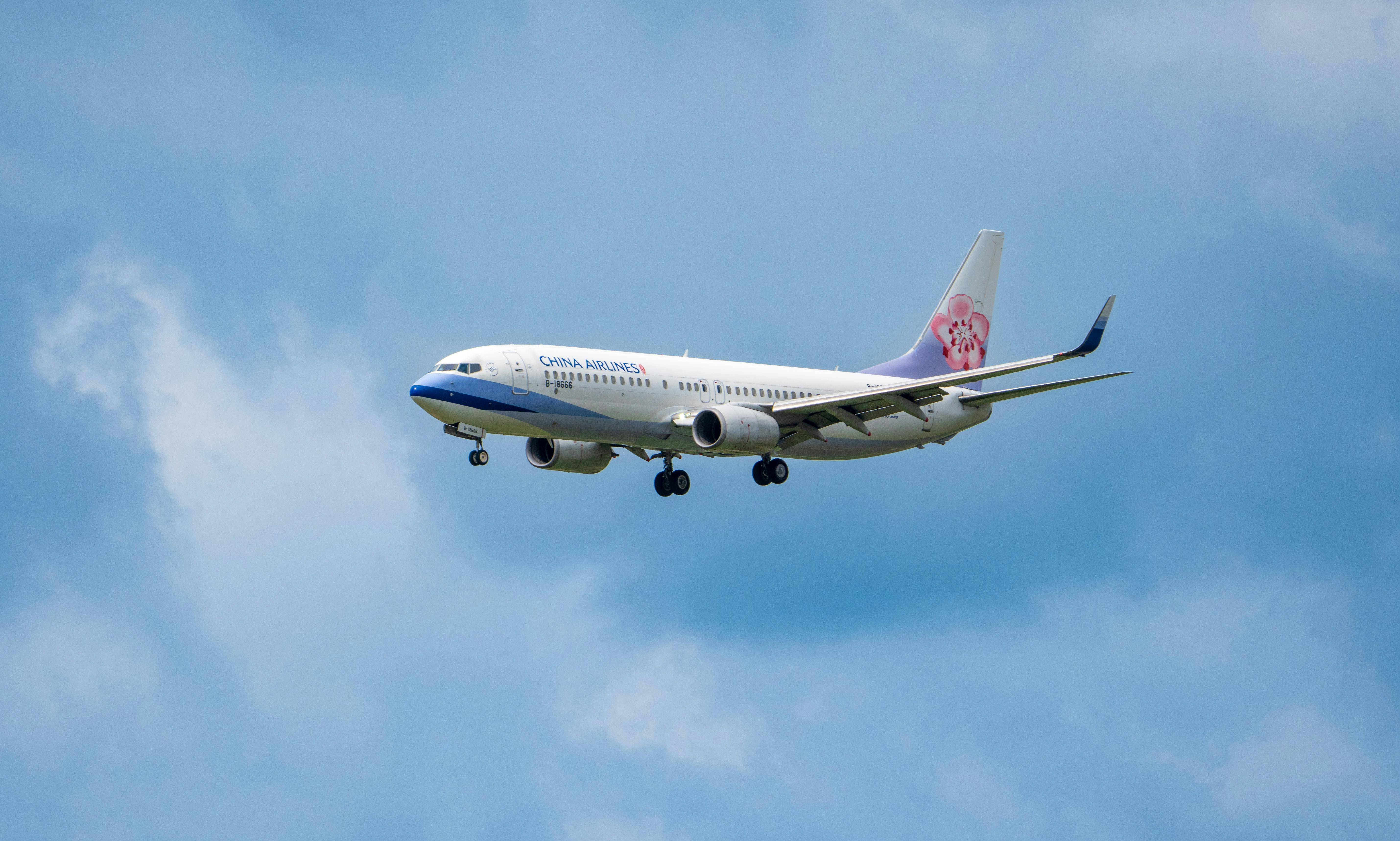 How Frequent Flyers Really Use Airline Miles (2026 Guide) — Photo by Wei86 Travel on Pexels