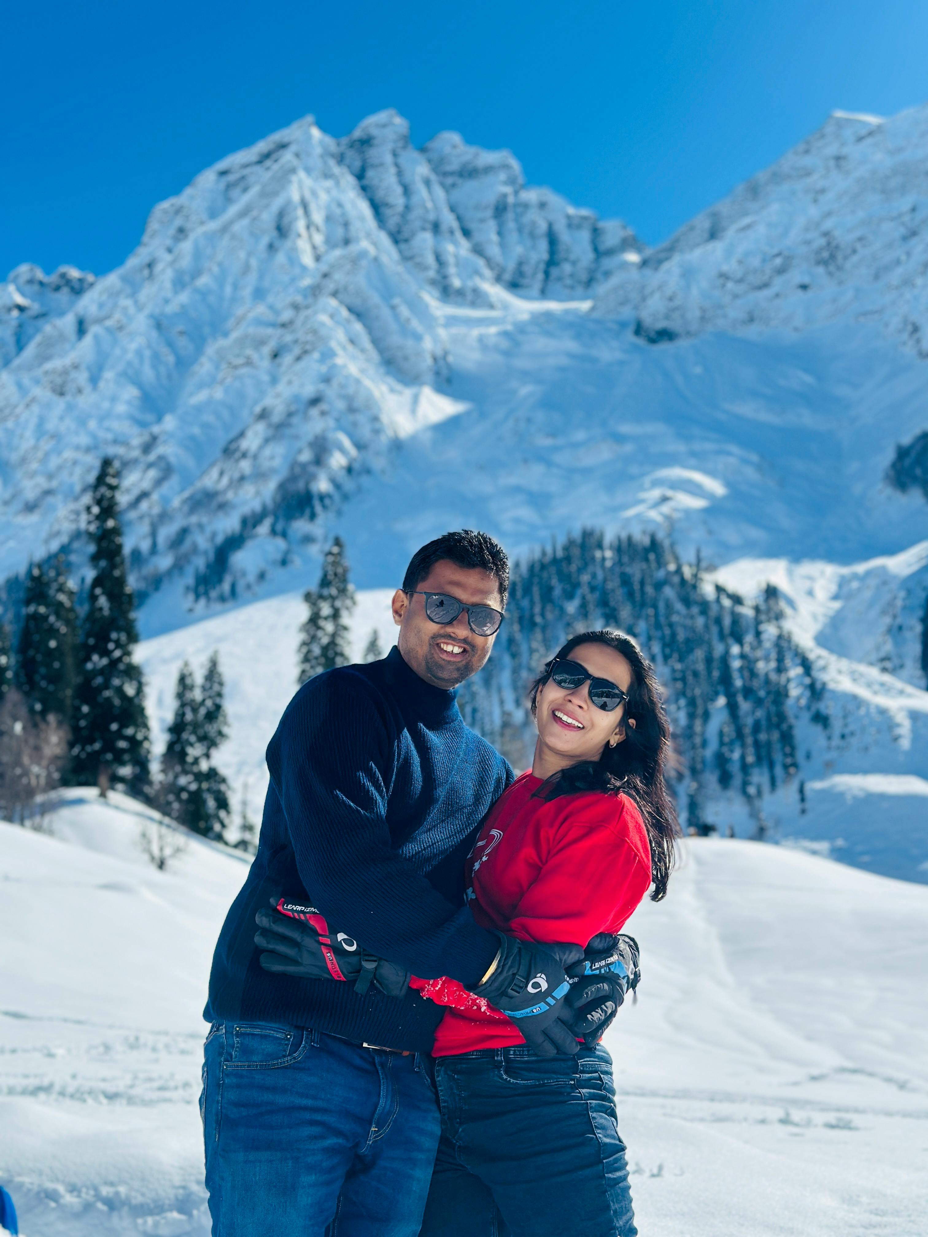 Kashmir Honeymoon Packages 2025: Ultimate Couples Guide