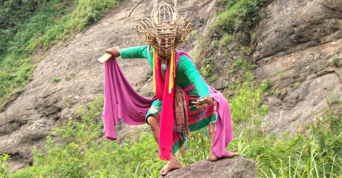 Traditional Dance Performance in West Java · Free Stock Photo