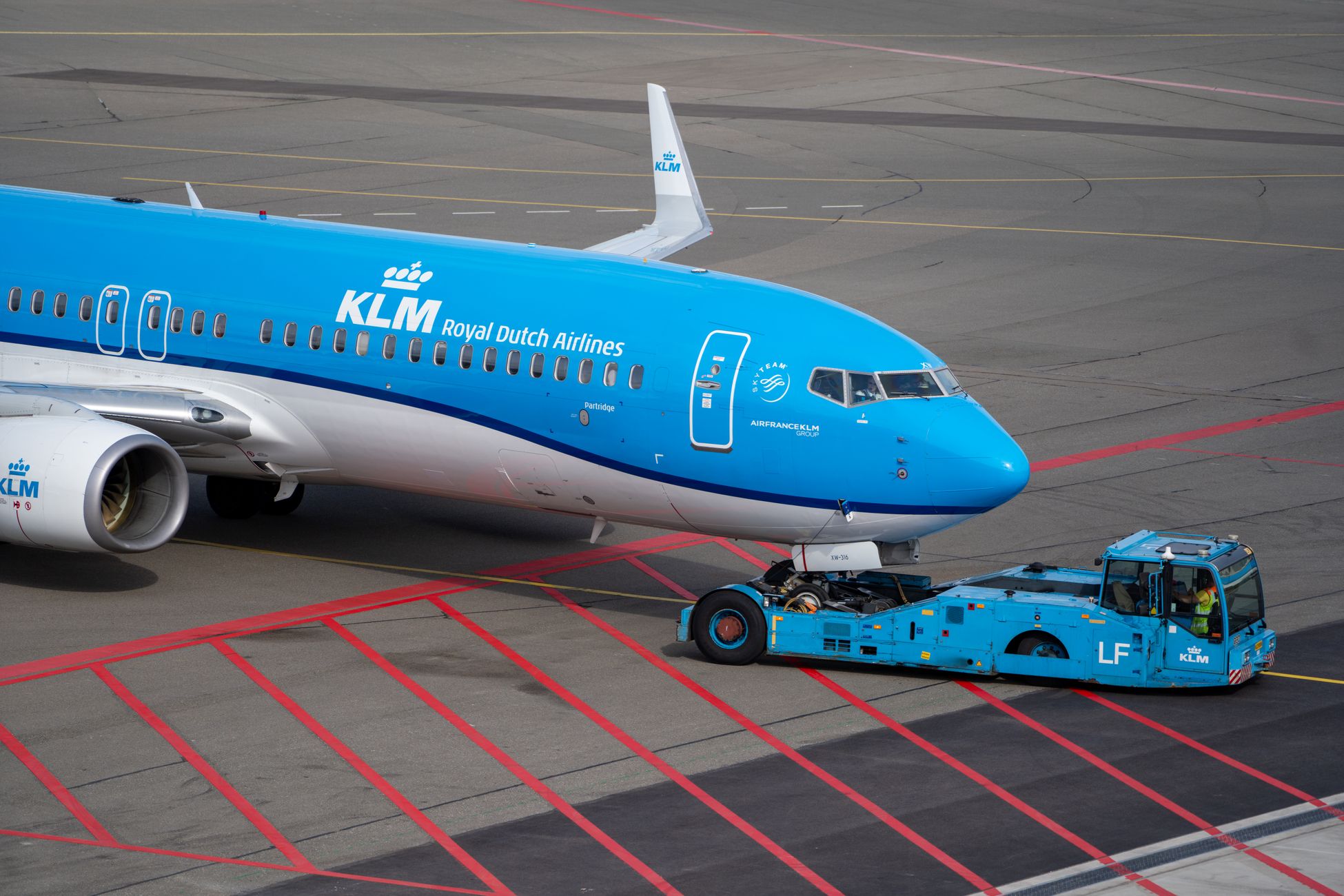Jonge man zwaargewond na val tijdens werk bij Schiphol