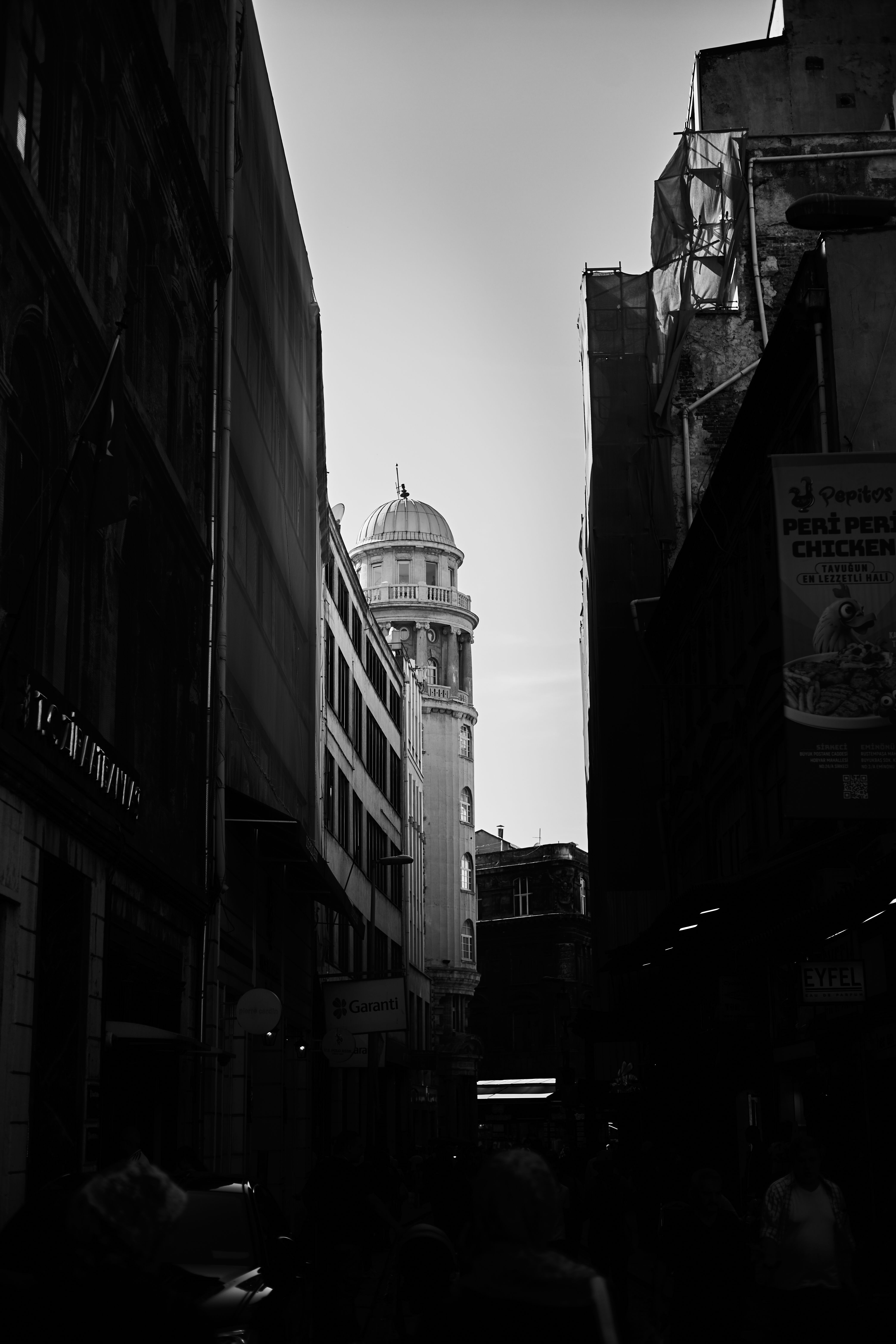 Monochrome Street View with Historic Tower in Istanbul · Free Stock Photo