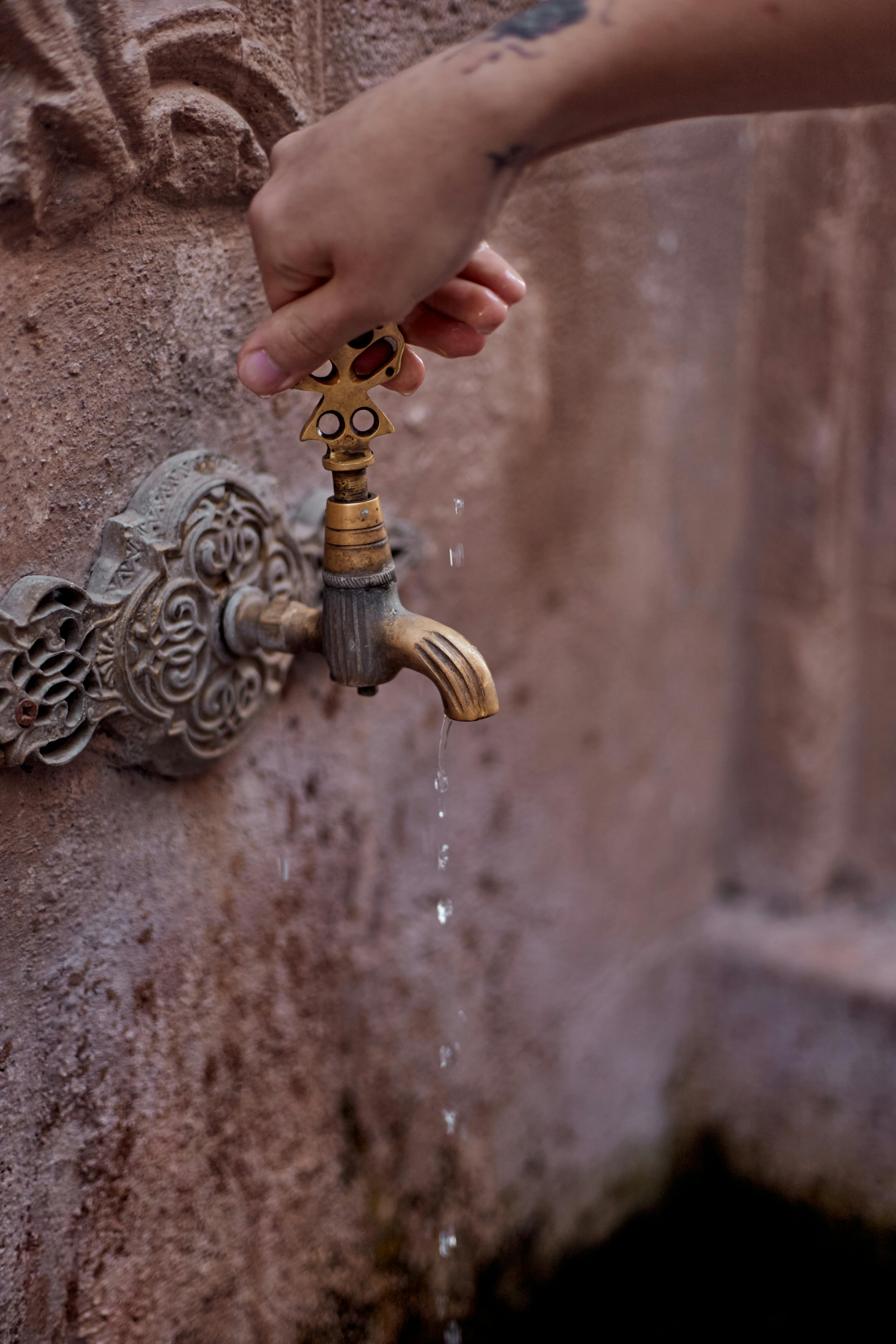 Fall Freeze Prep: Winterizing Your Cleveland Outdoor Faucets