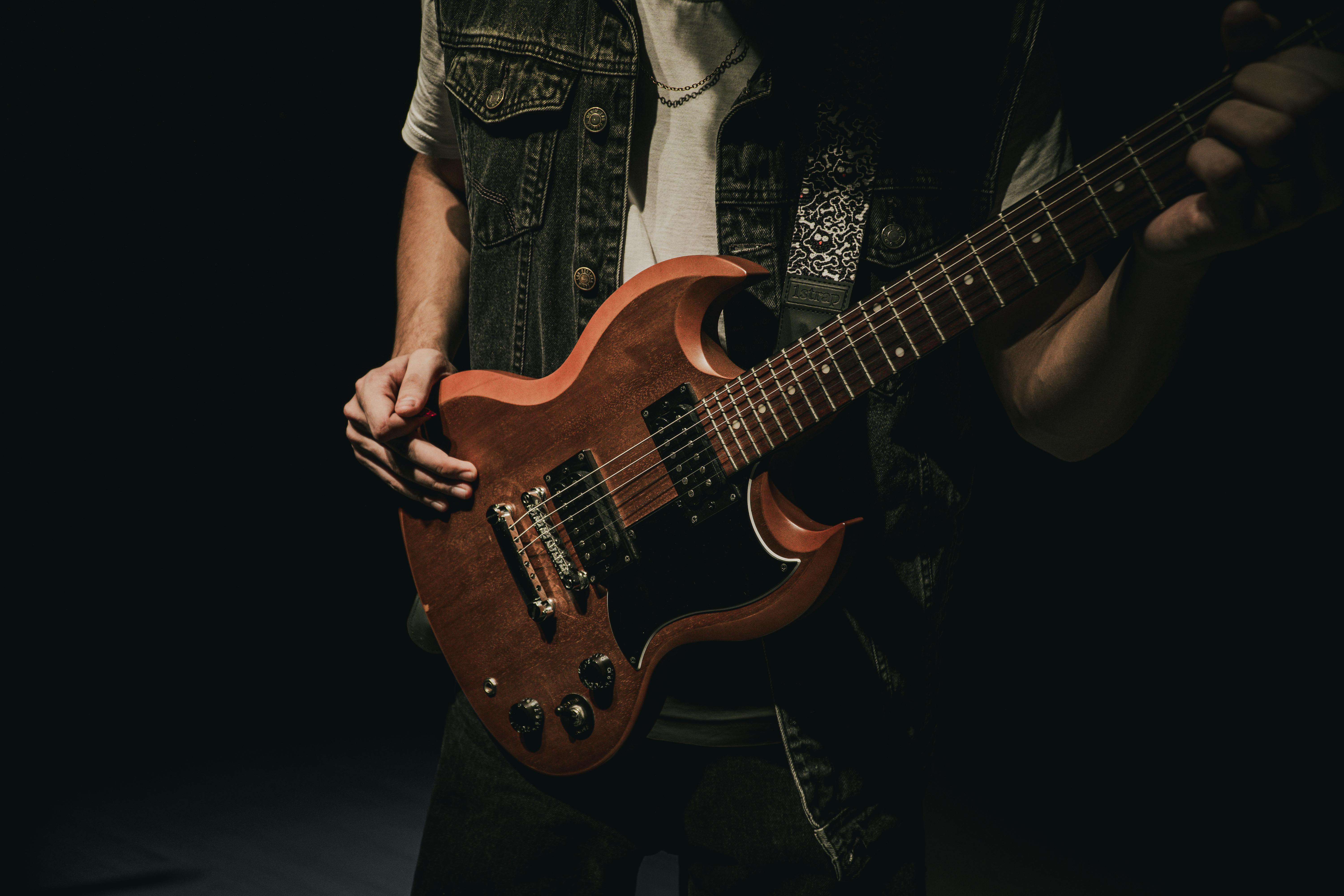 NEW MUSIC DISCOVERY - 06.05.26 — Photo by Ali Eren Akkaya on Pexels