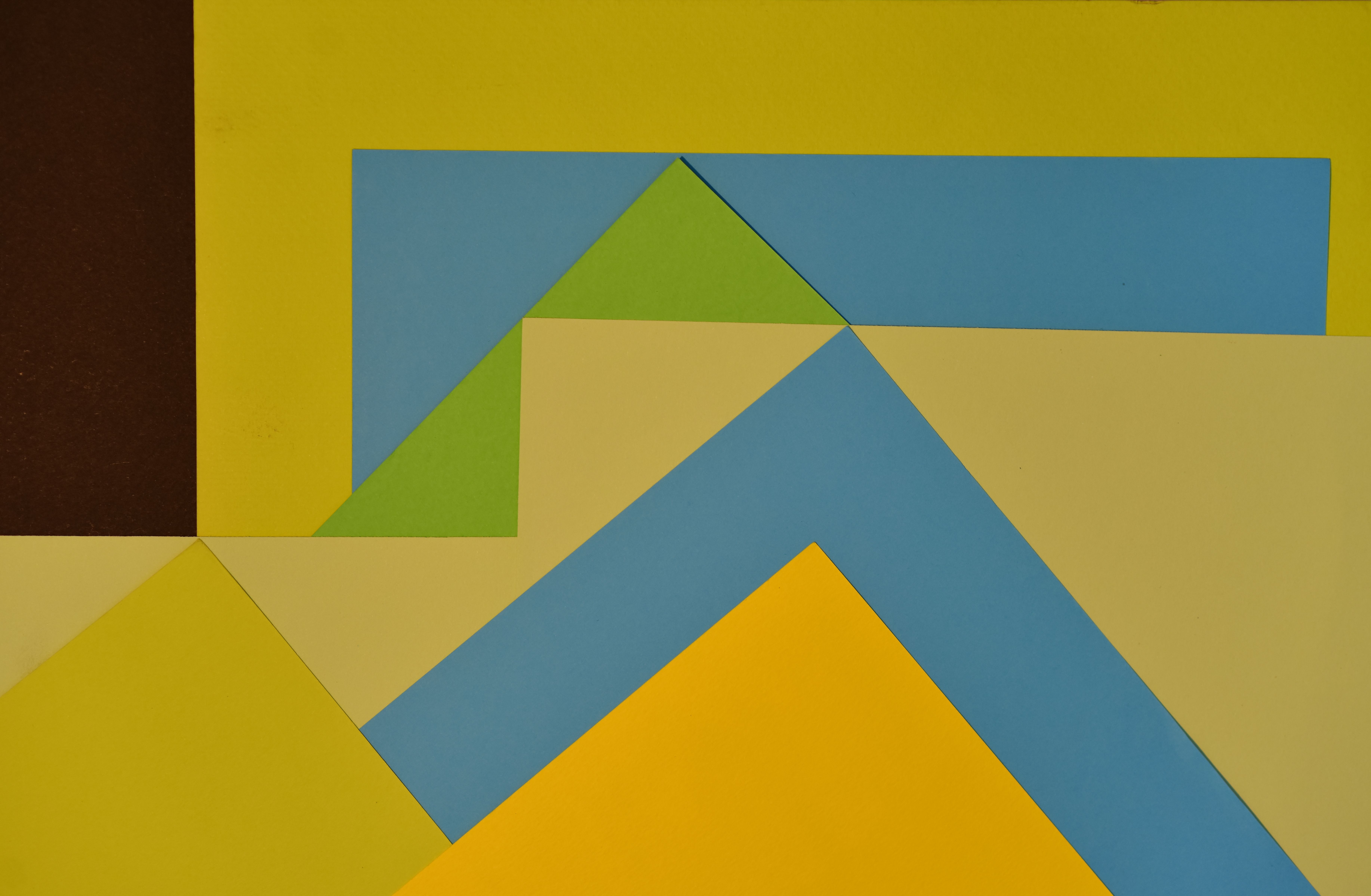 The Triangle Method: A Year Later, Still the Best for Shelf Decoration