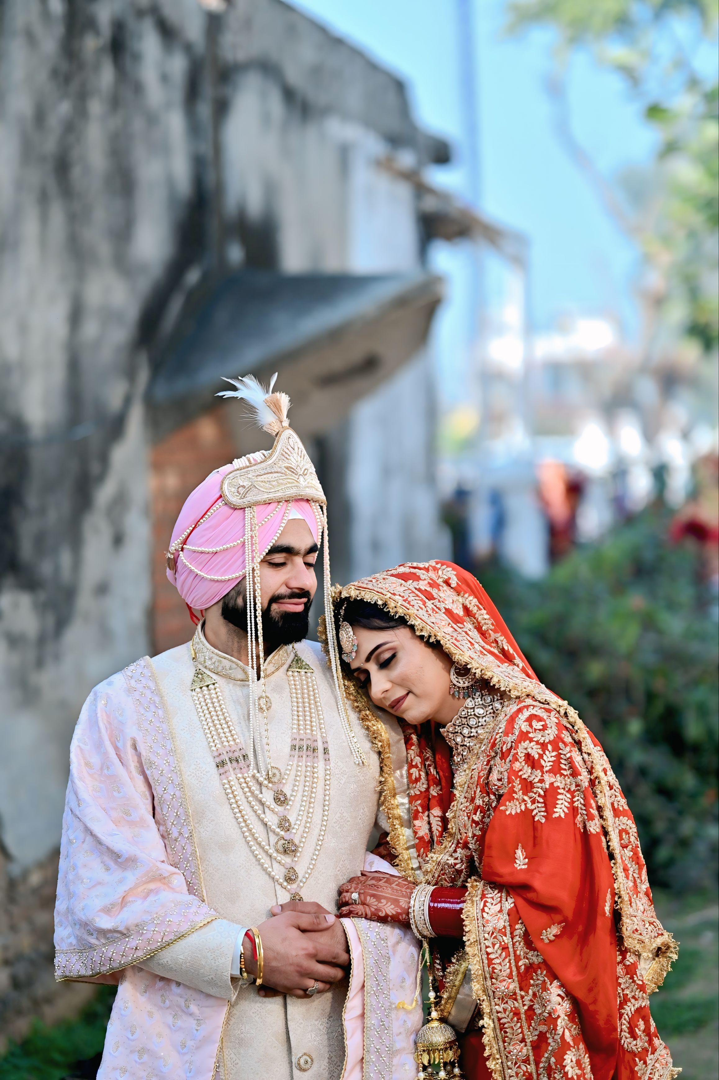 Beautiful Indian Wedding Couple in Traditional Attire · Free Stock Photo