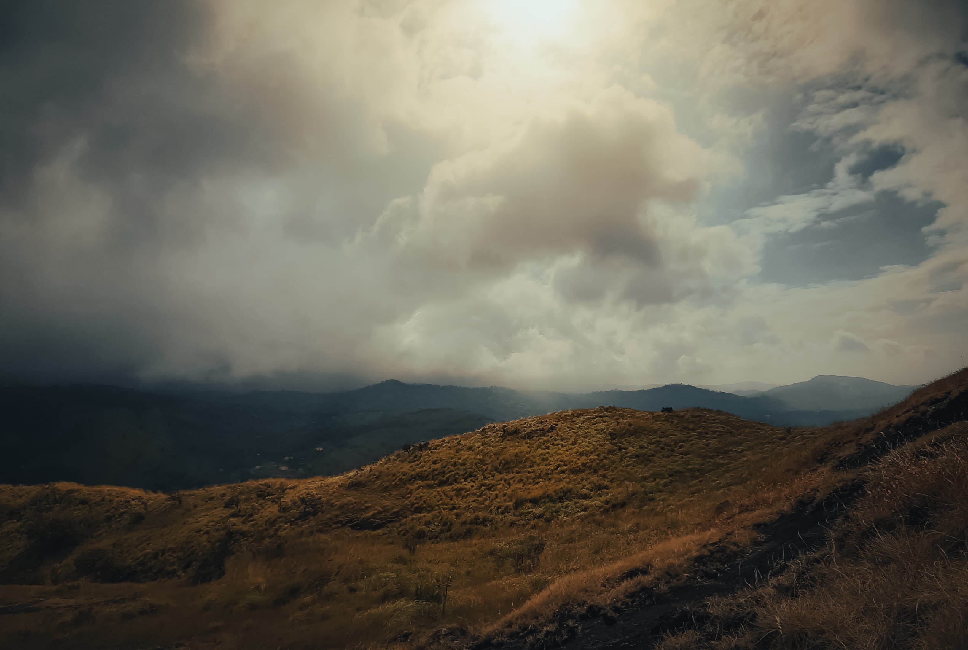 মেঘলা বিকেল নিয়ে ক্যাপশন