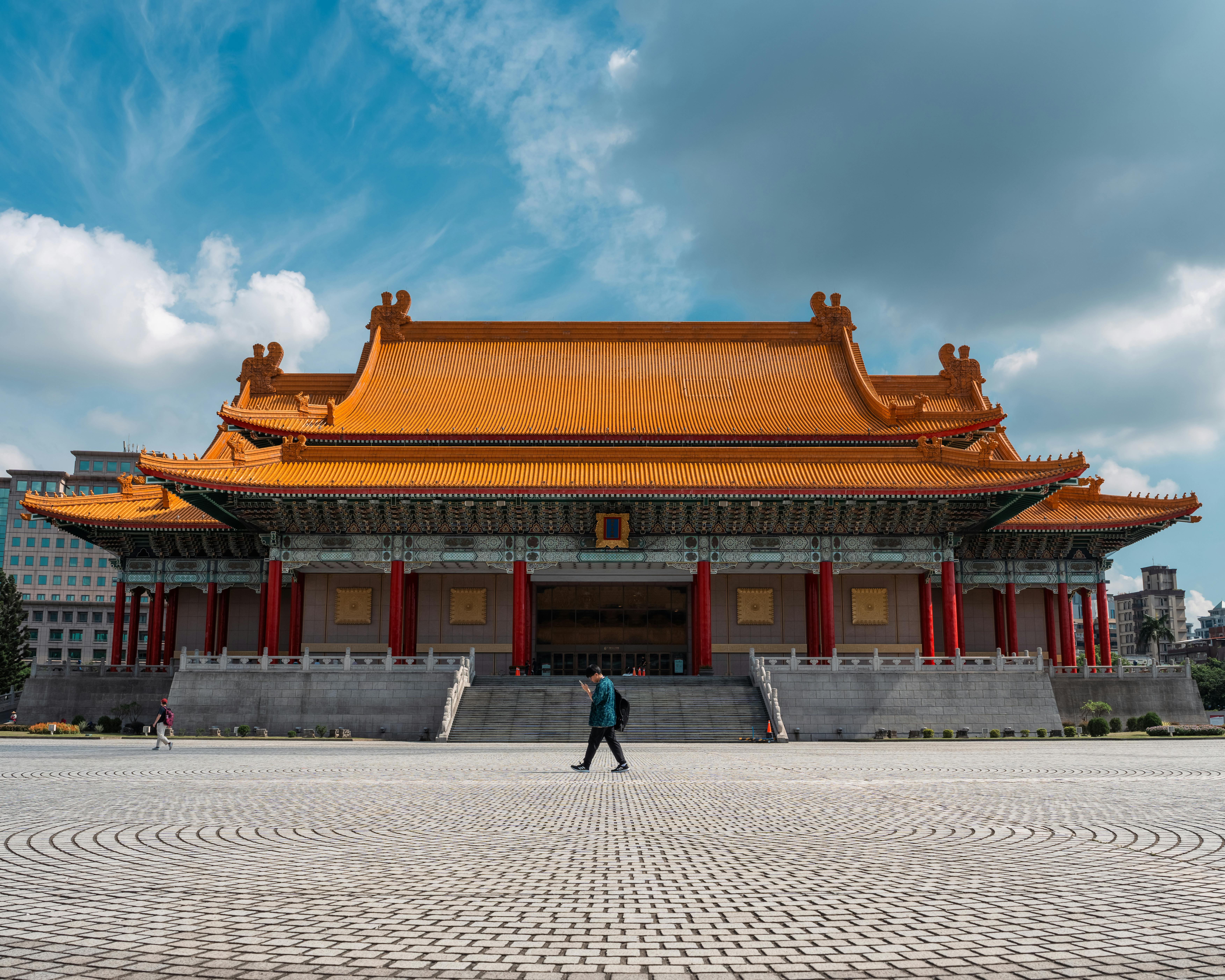 Navigating Compliance Challenges in Cloud Adoption and Effective Strategies