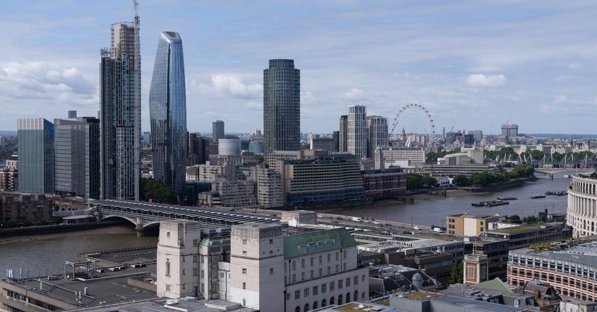 財經:9月電子期與金融期貨同步下跌,市場震盪加劇