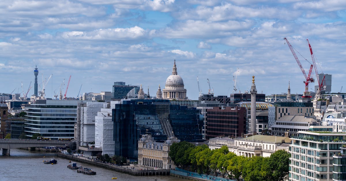 財經:9月電子期與金融期貨同步下跌,市場震盪加劇