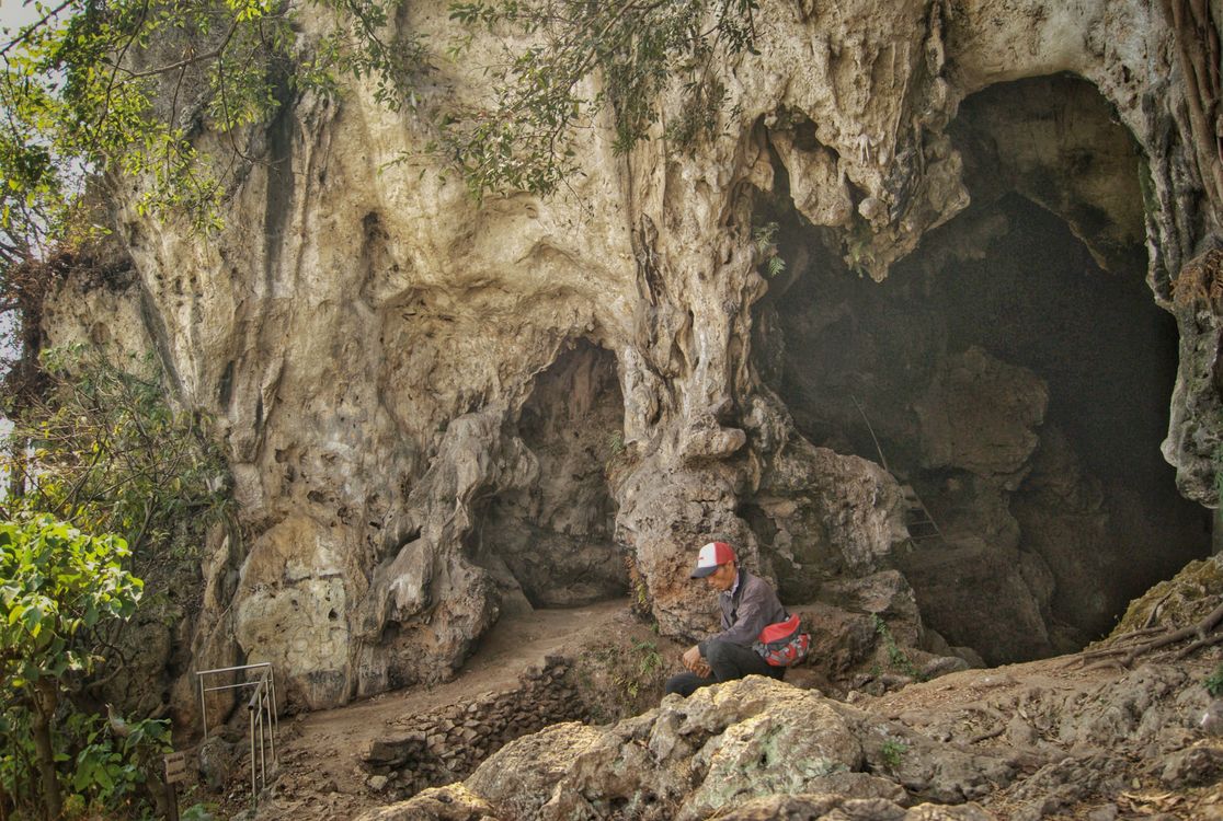 Exploration of Scenic Cave in West Java · Free Stock Photo