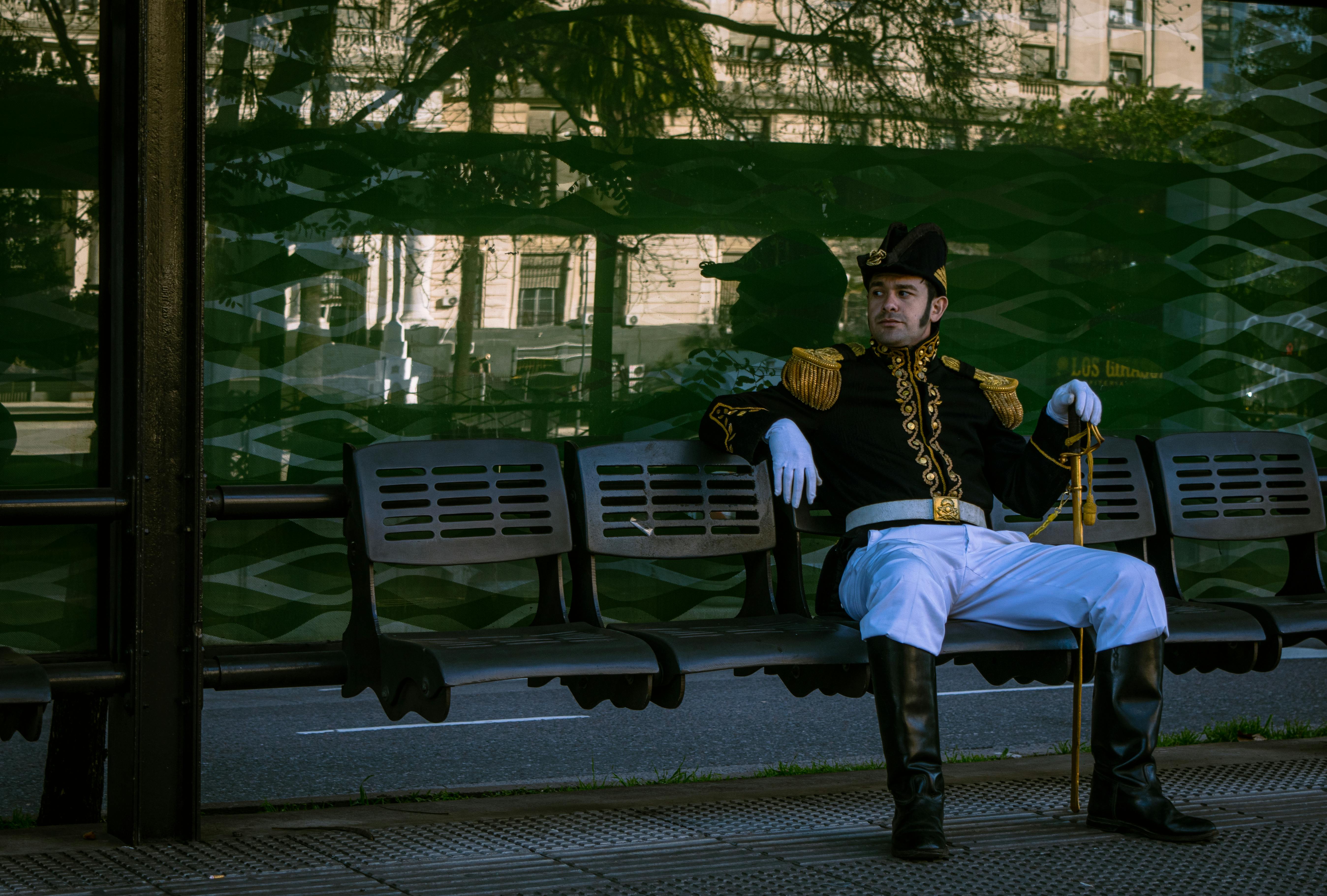 La Paradoja de Los Decadentes: Desentrañando la Recepción Crítica de la Icónica Banda Argentina