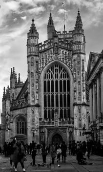 Stunning black and white photo of Bath Abbey, a historic landmark in Bath, England.