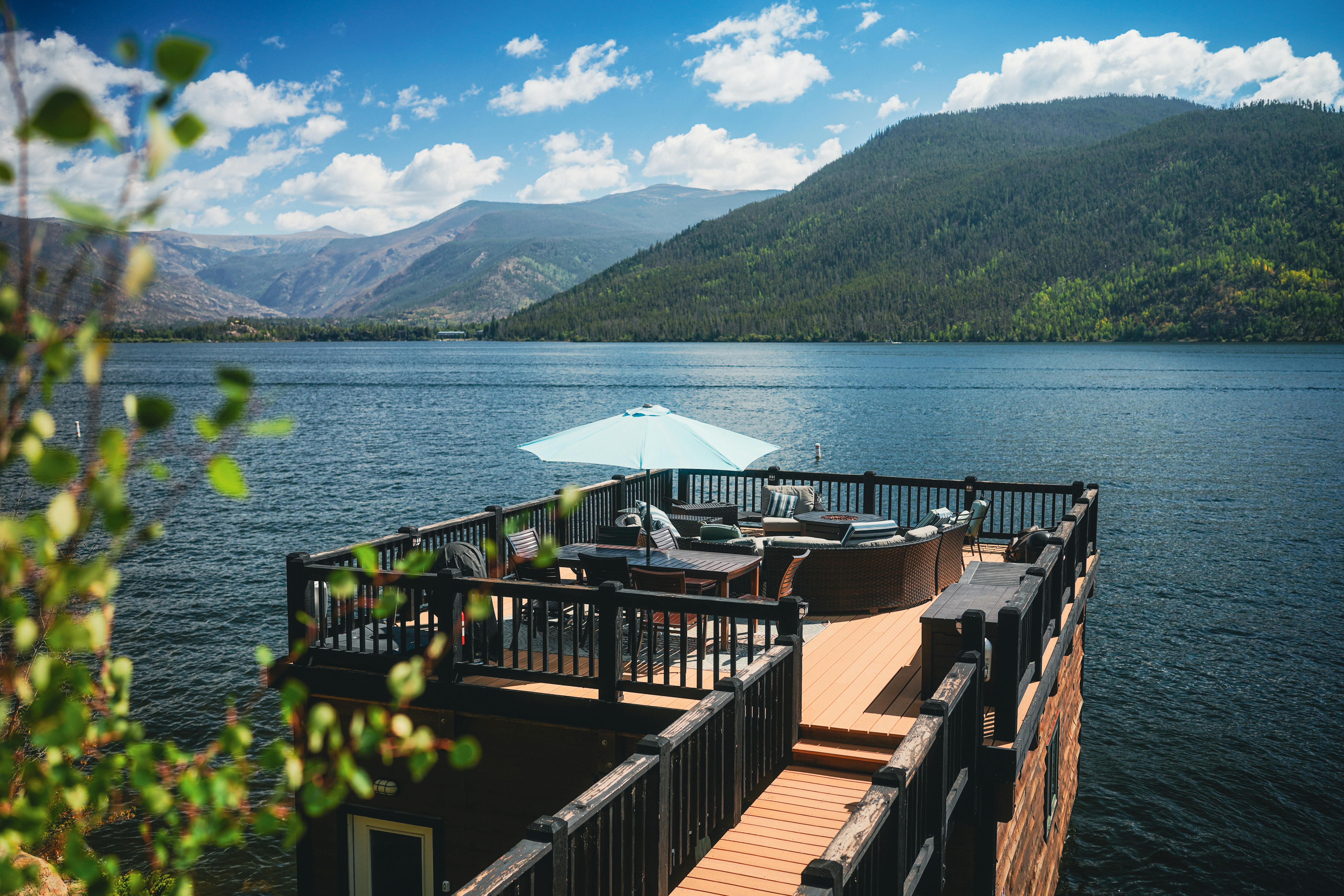 Scenic Lakeside Deck at Grand Lake, Colorado · Free Stock Photo