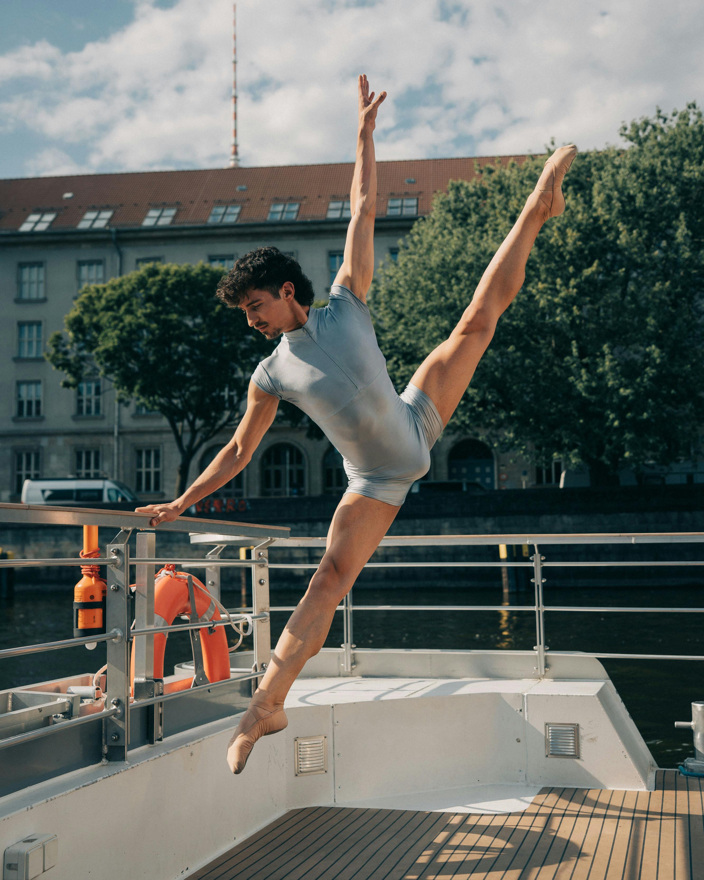 Tween+Body Photos, Download The BEST Free Tween+Body Stock Photos & HD ...