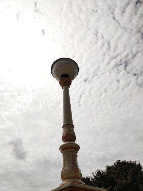 極小, 空, 街灯柱の無料の写真素材