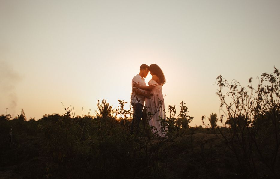 Online dating: starting a conversation on a niche platform