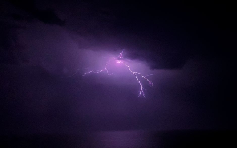 전기요금 할인제도|숨은 복지 혜택 확인법 2 Free stock photo of clouds, lightning, lightning bolt