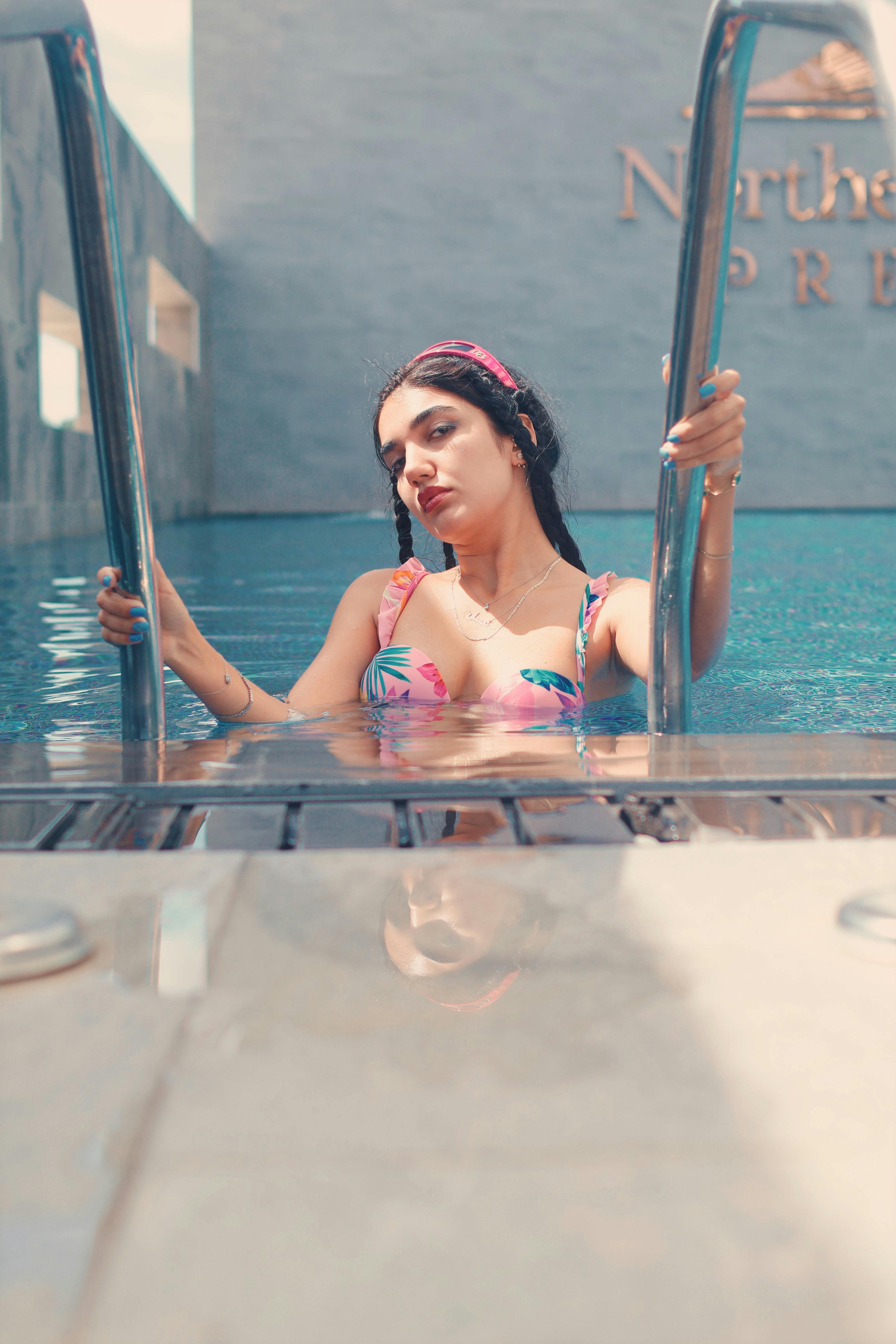 Bikini Gif Photos, Download The BEST Free Bikini Gif Stock Photos & HD Images