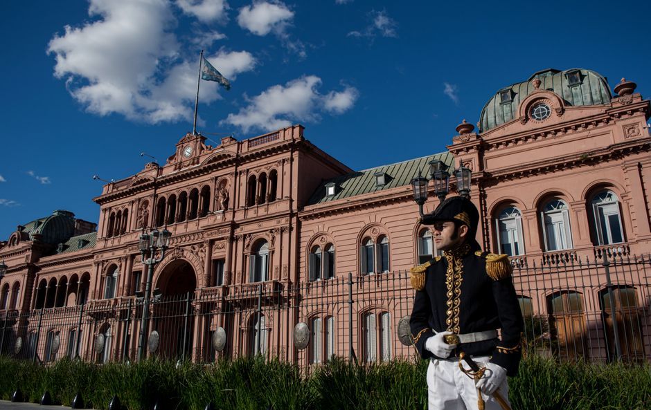 Gurúes de la city ajustan pronósticos: inflación sube, dólar baja, pero ¿qué pasa con el PBI?